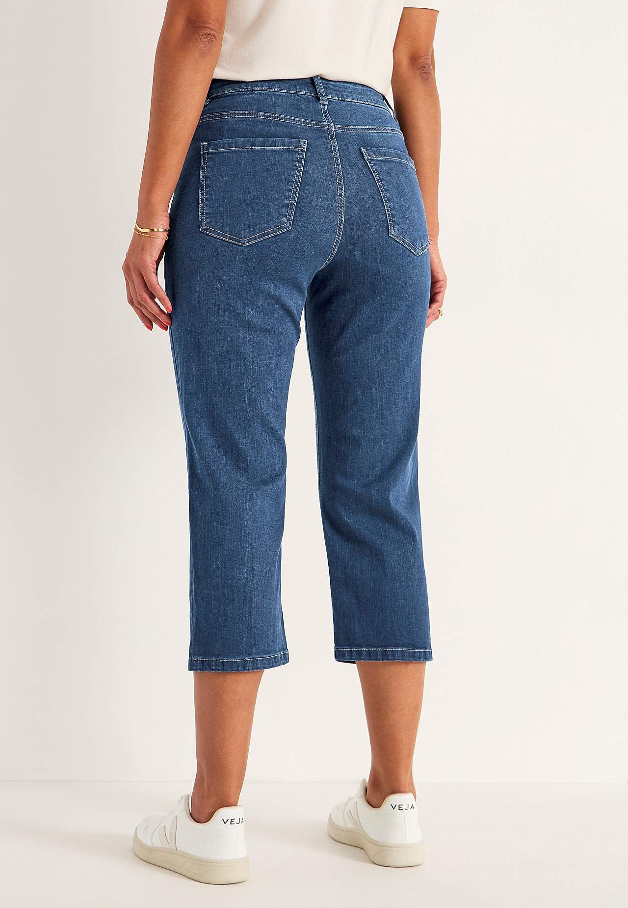 Crop jeans with button fly closure