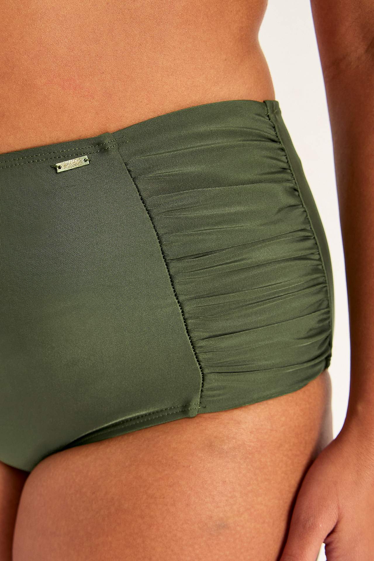 Unicoloured bikini bottom with high waist