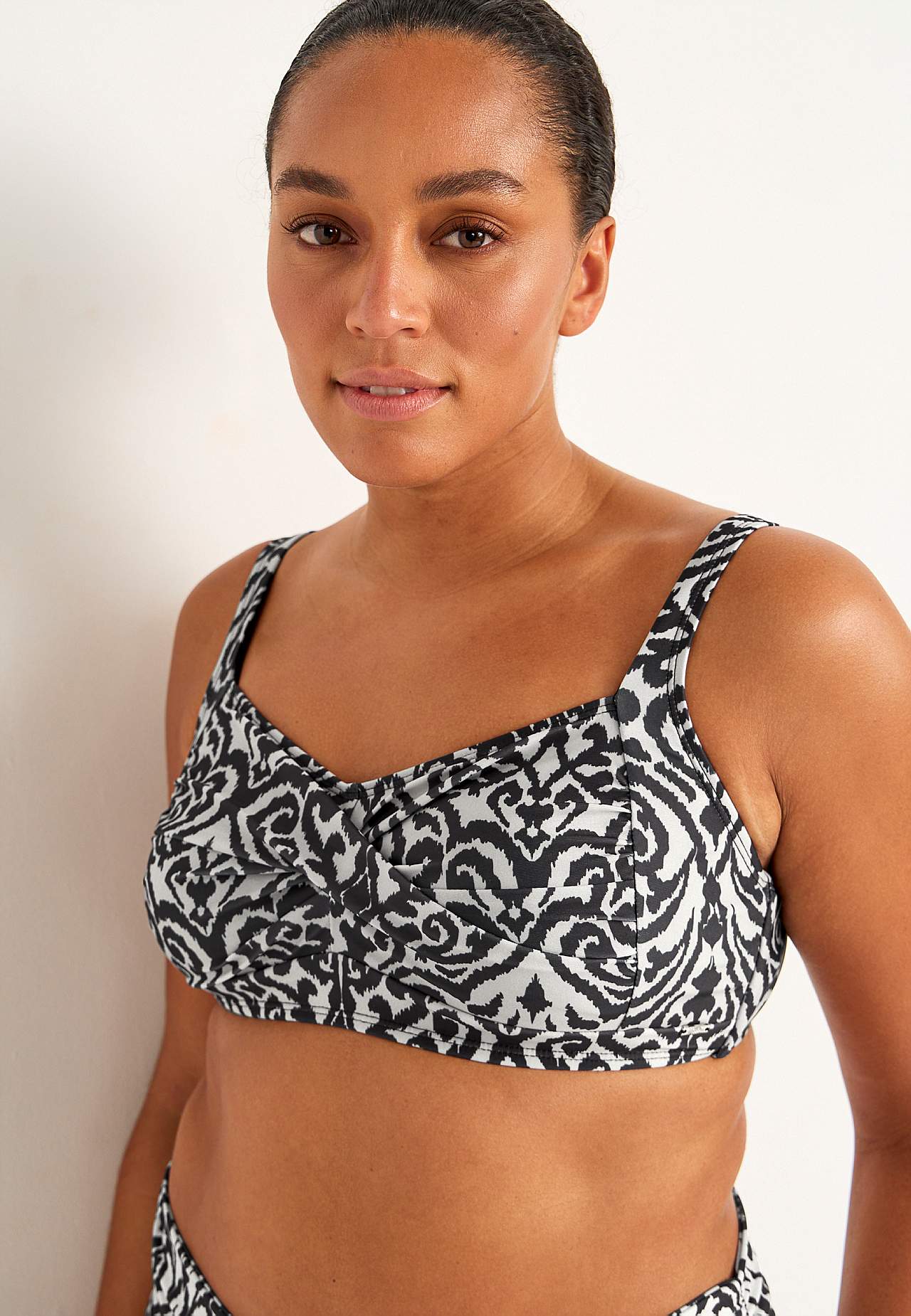 Wireless bikini bra