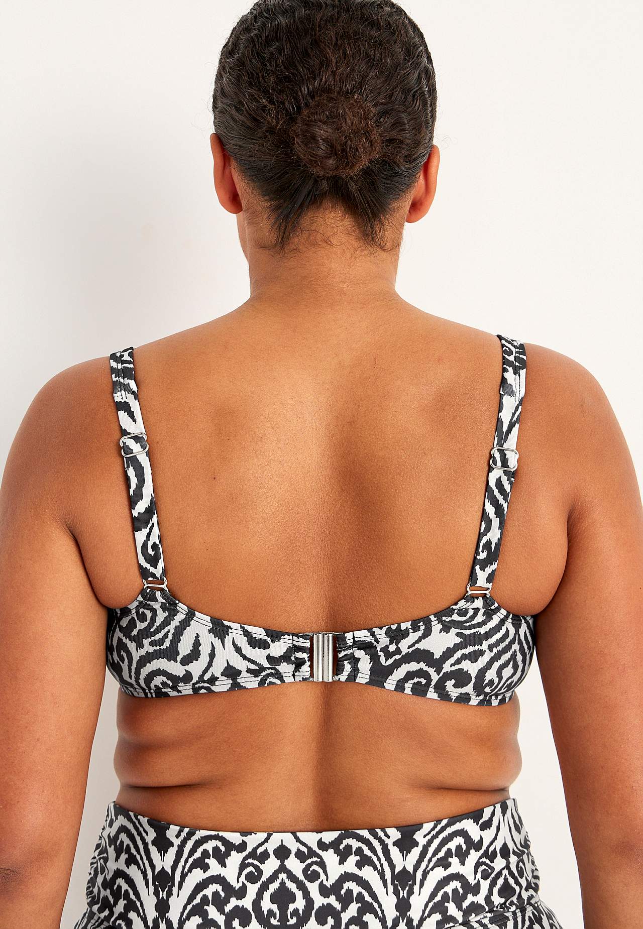 Wireless bikini bra