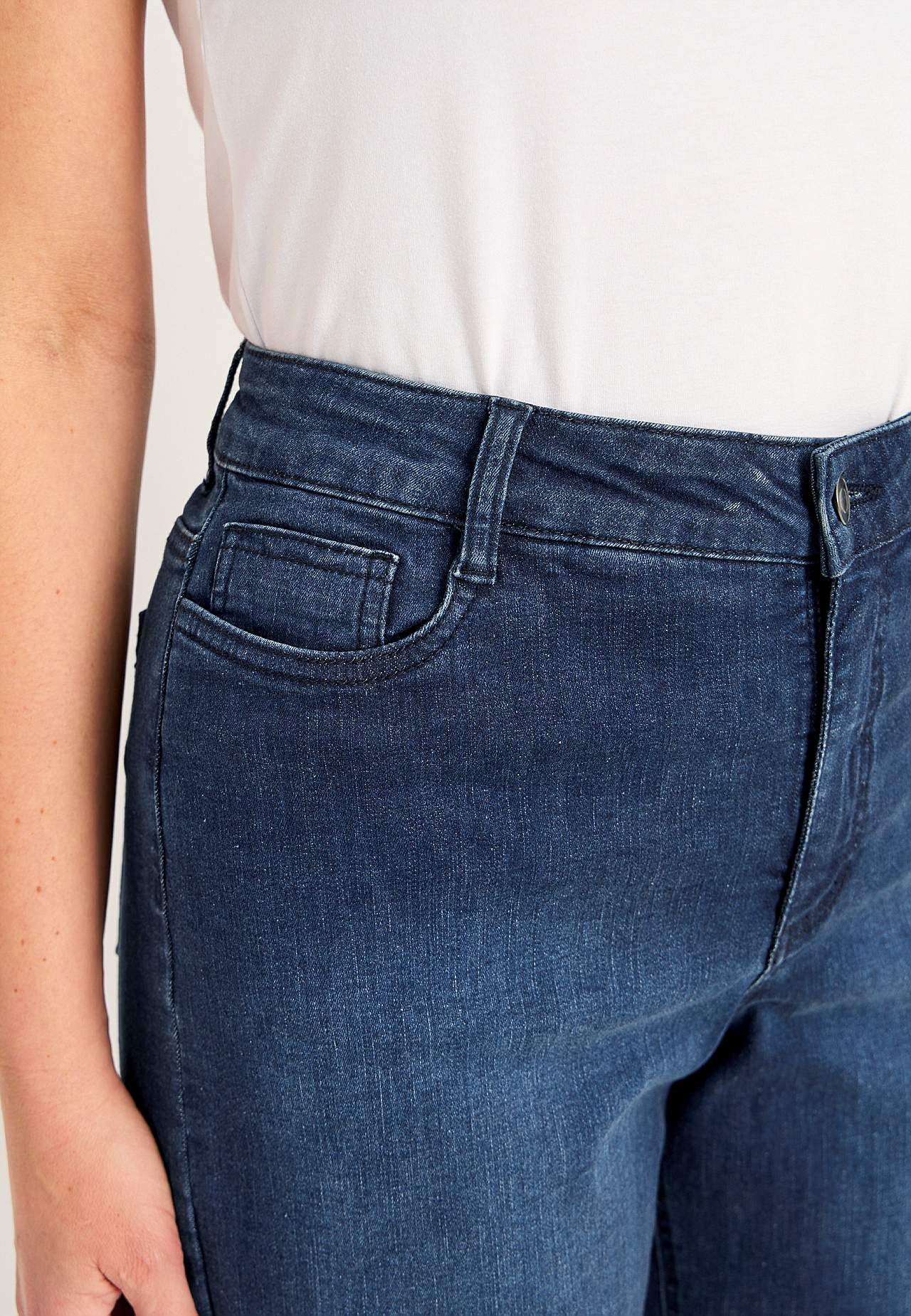 Denim shorts with comfortable stretch
