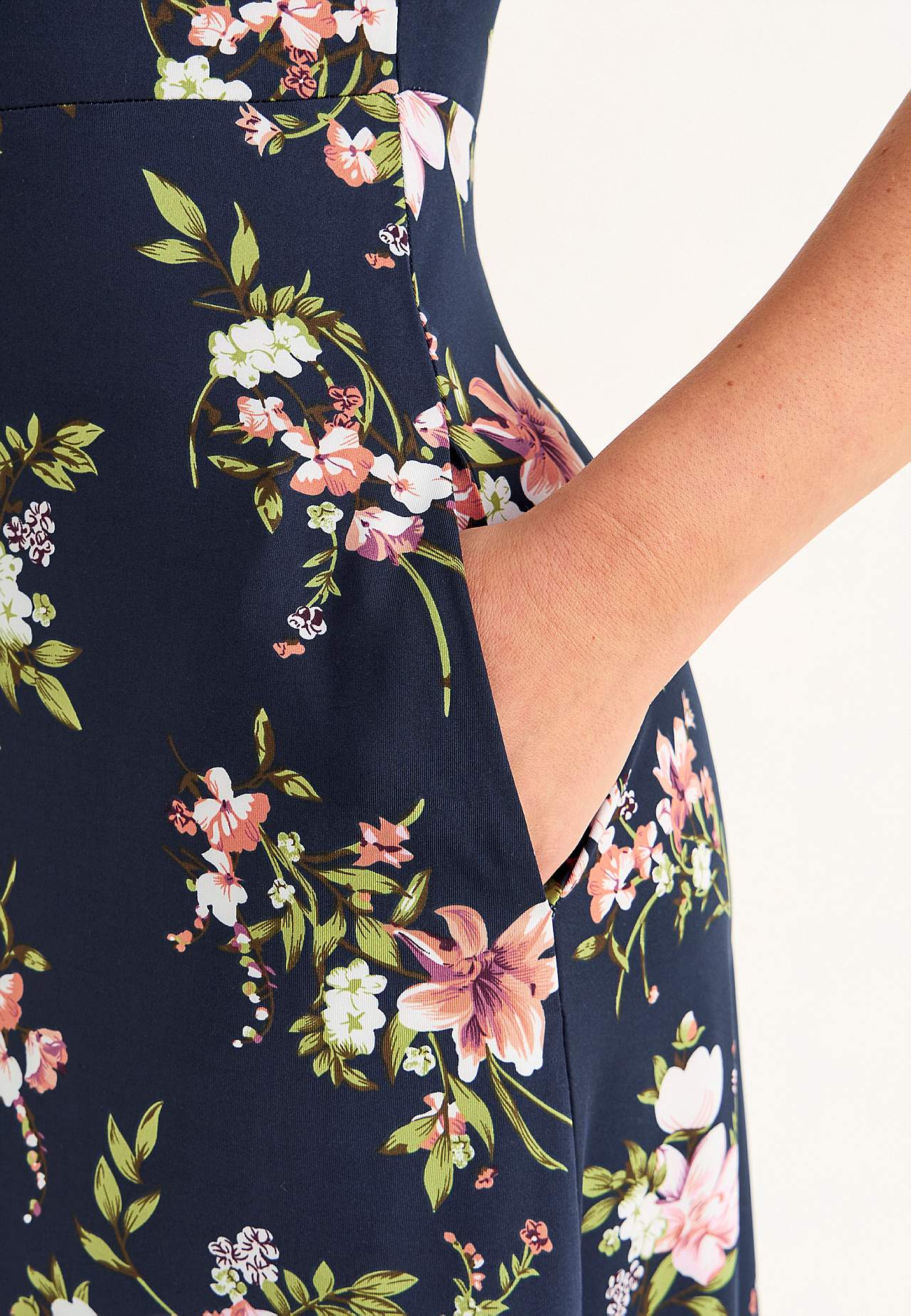 Jersey dress with a flower pattern