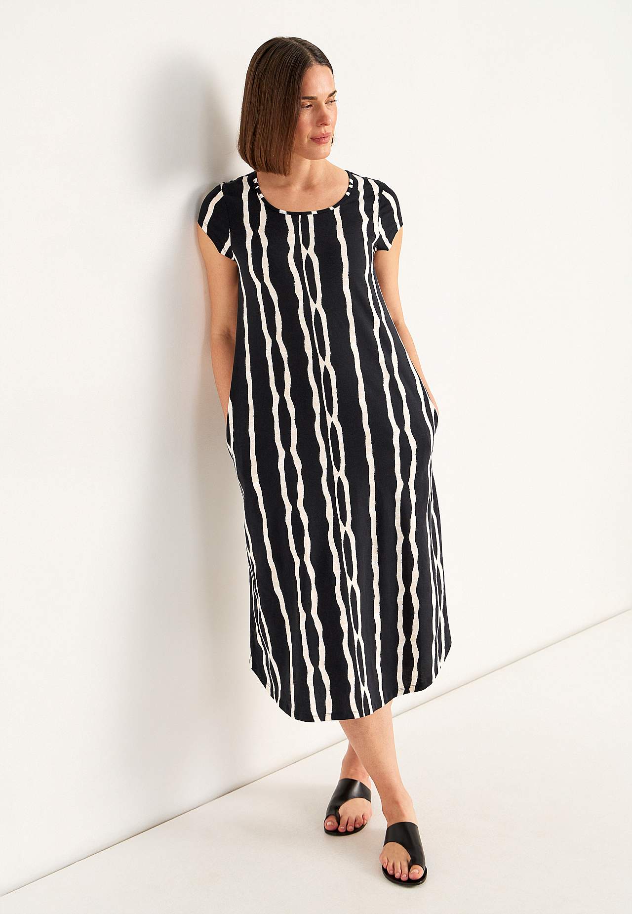 Patterned jersey dress with pockets