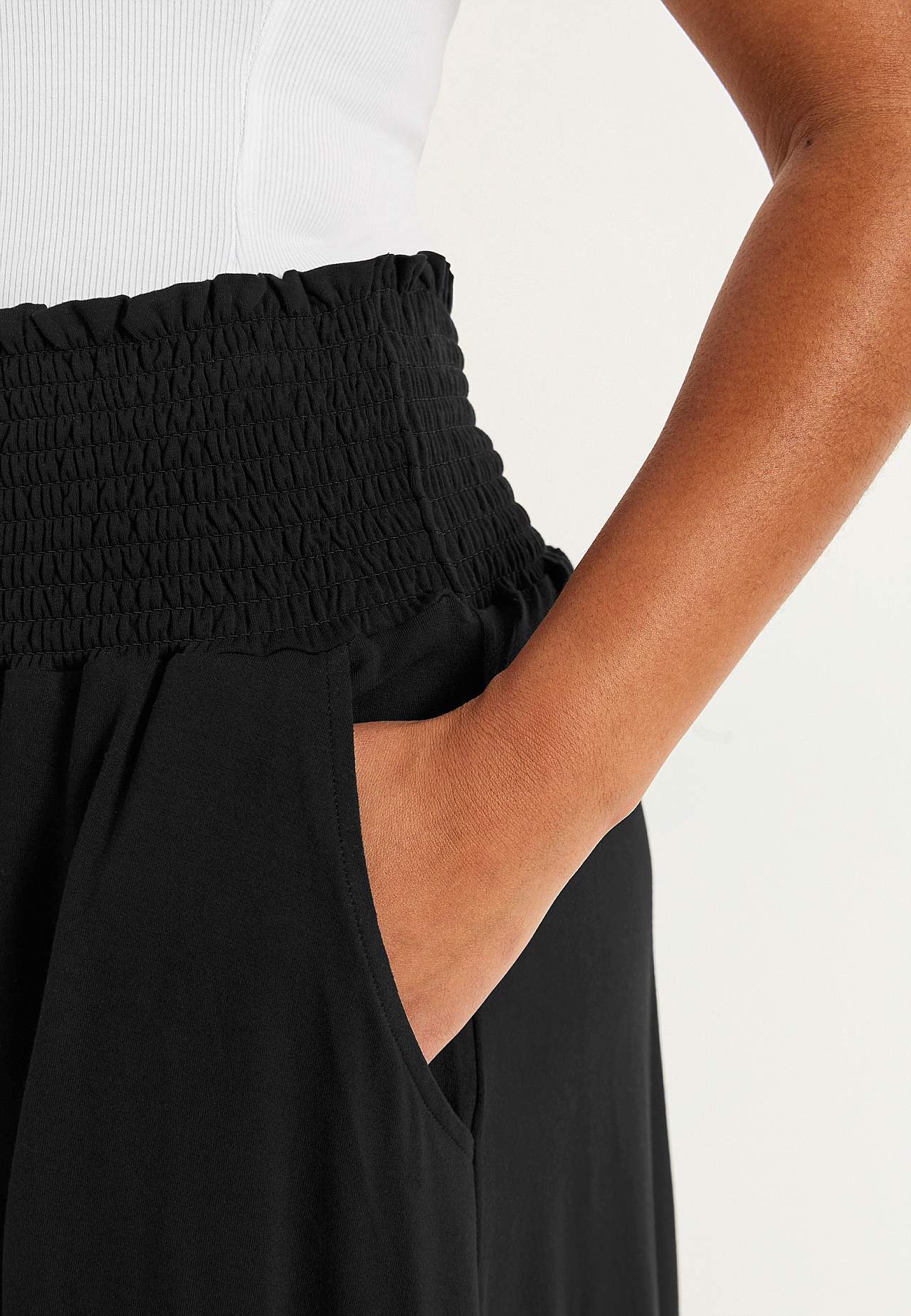 Jersey skirt with pockets