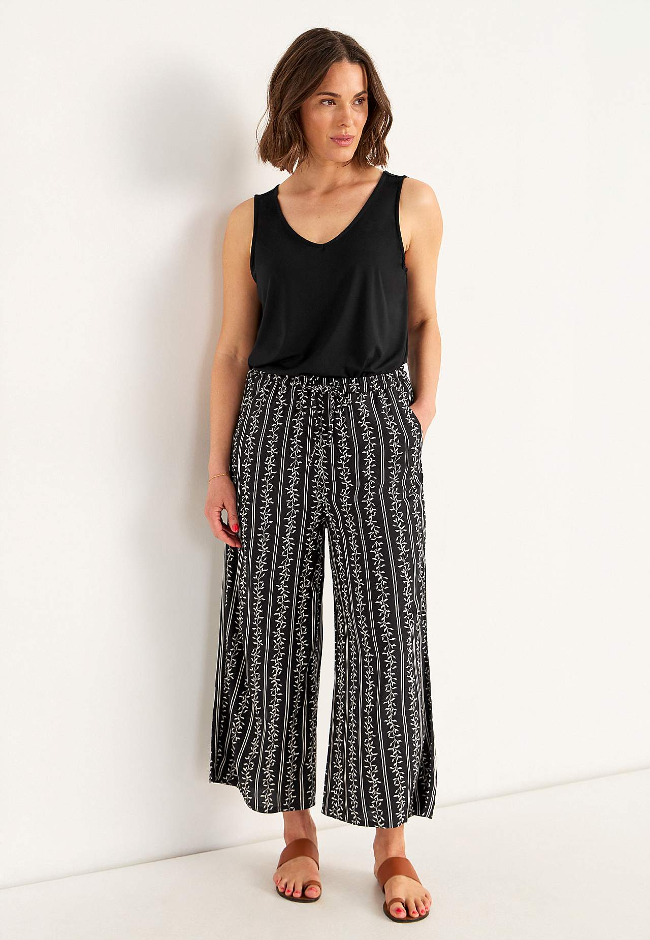 Patterned culotte trousers