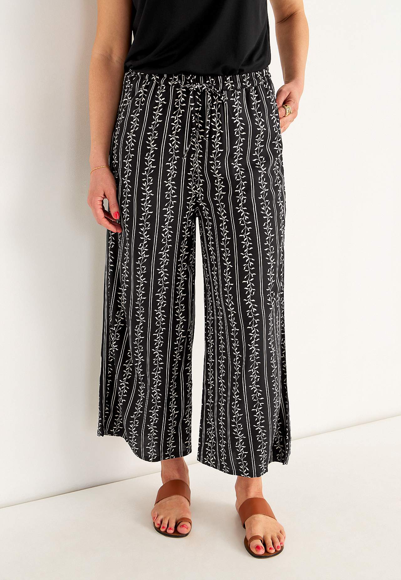 Patterned culotte trousers