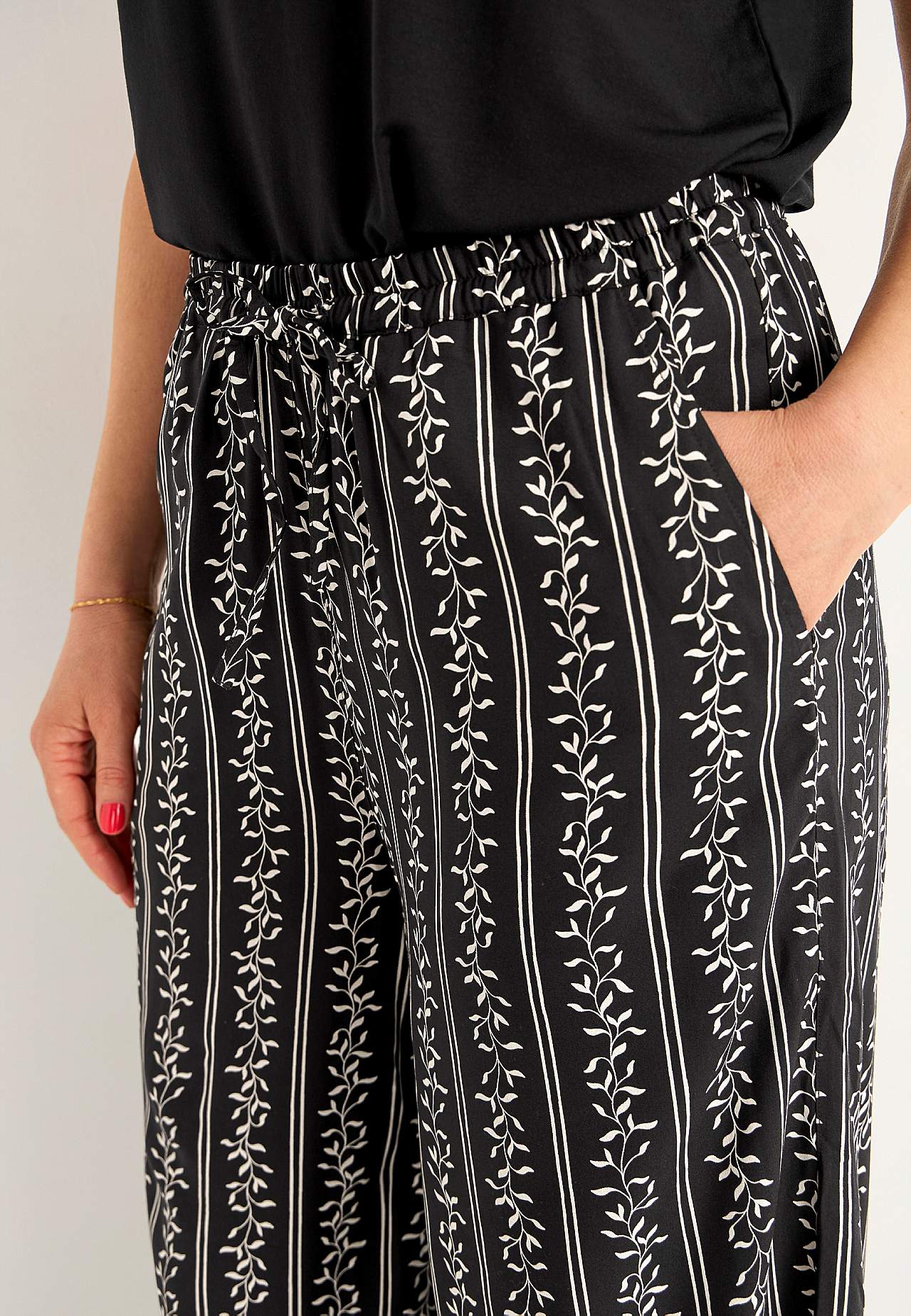 Patterned culotte trousers
