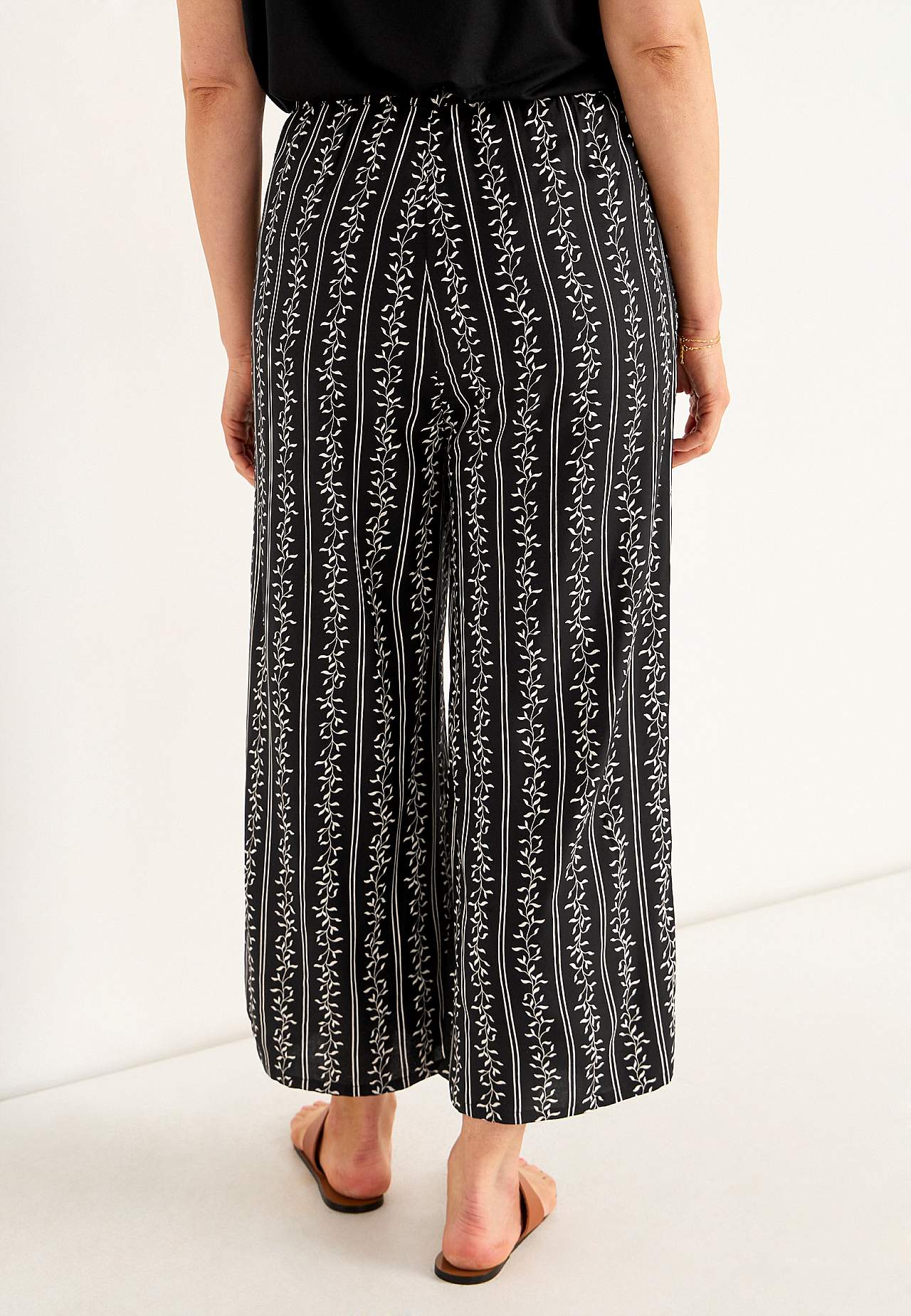 Patterned culotte trousers