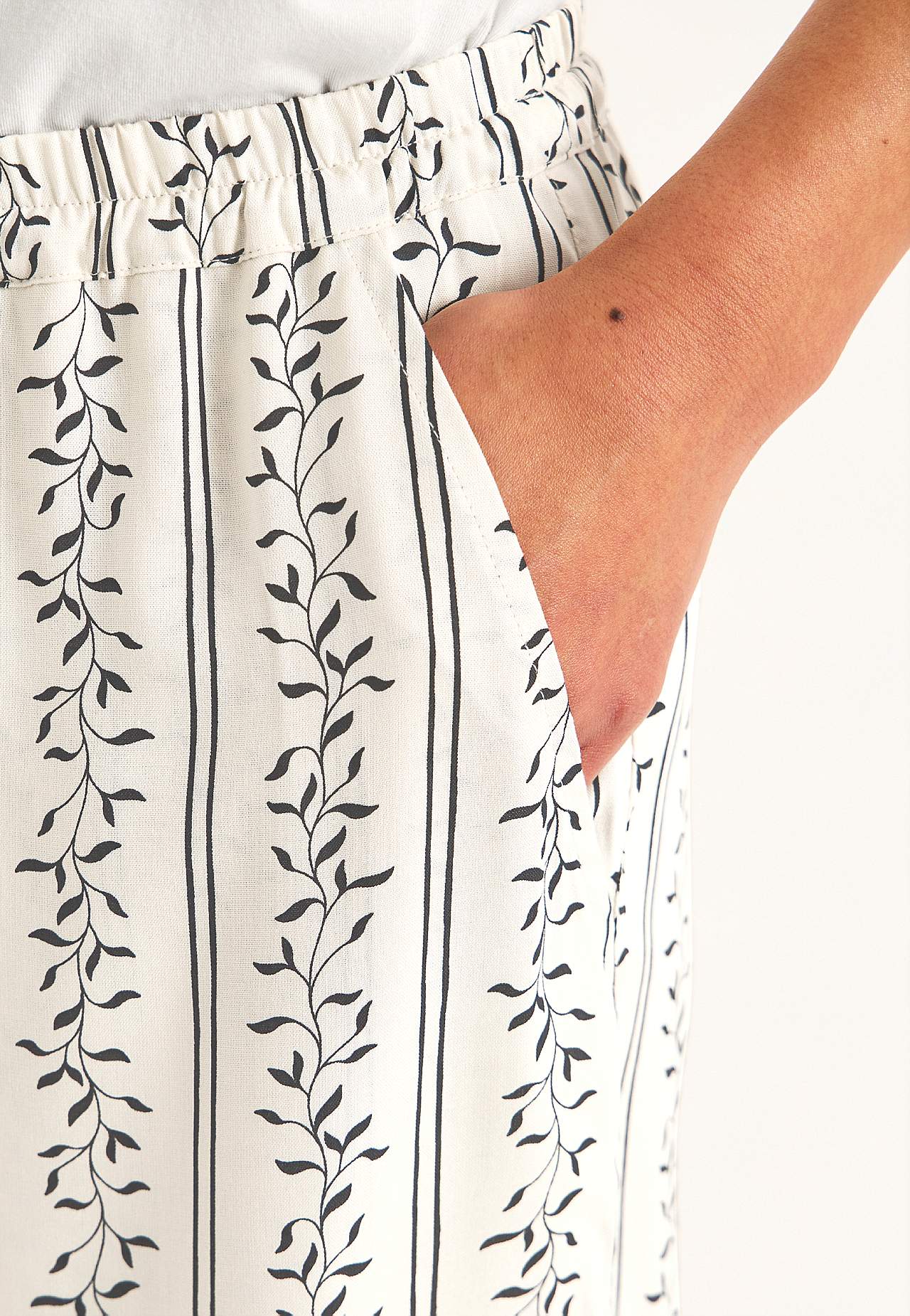 Patterned culotte trousers