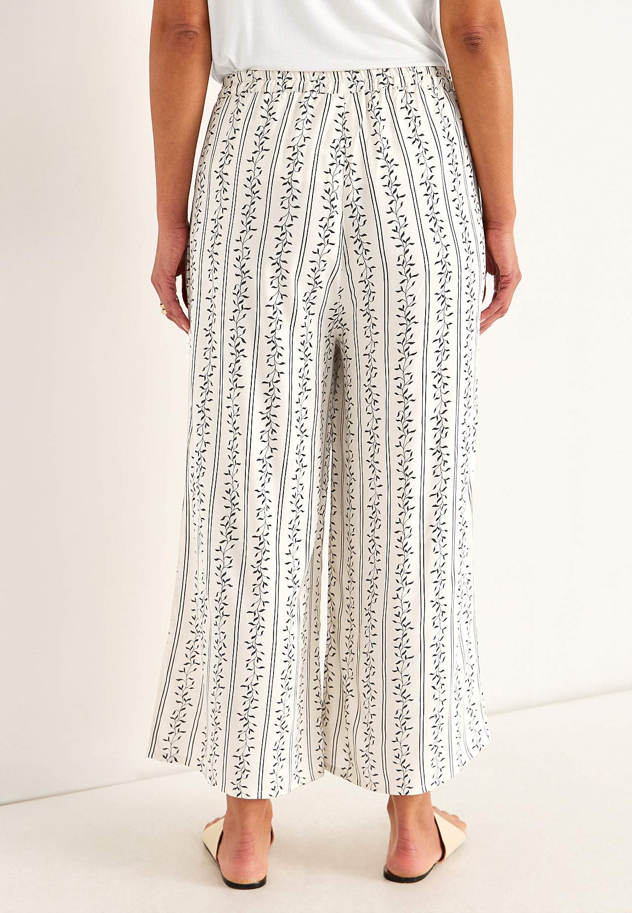 Patterned culotte trousers