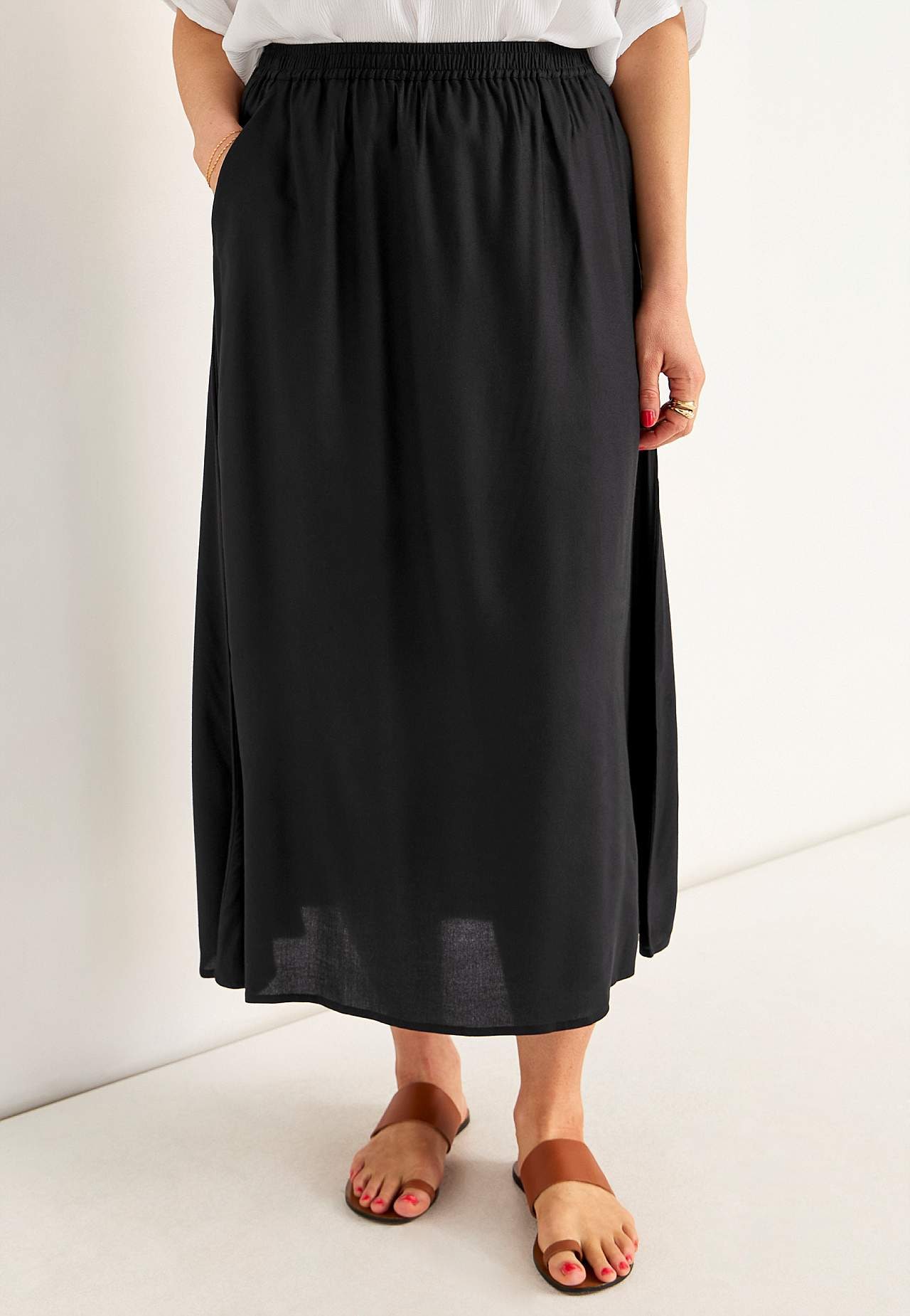 Skirt with pockets