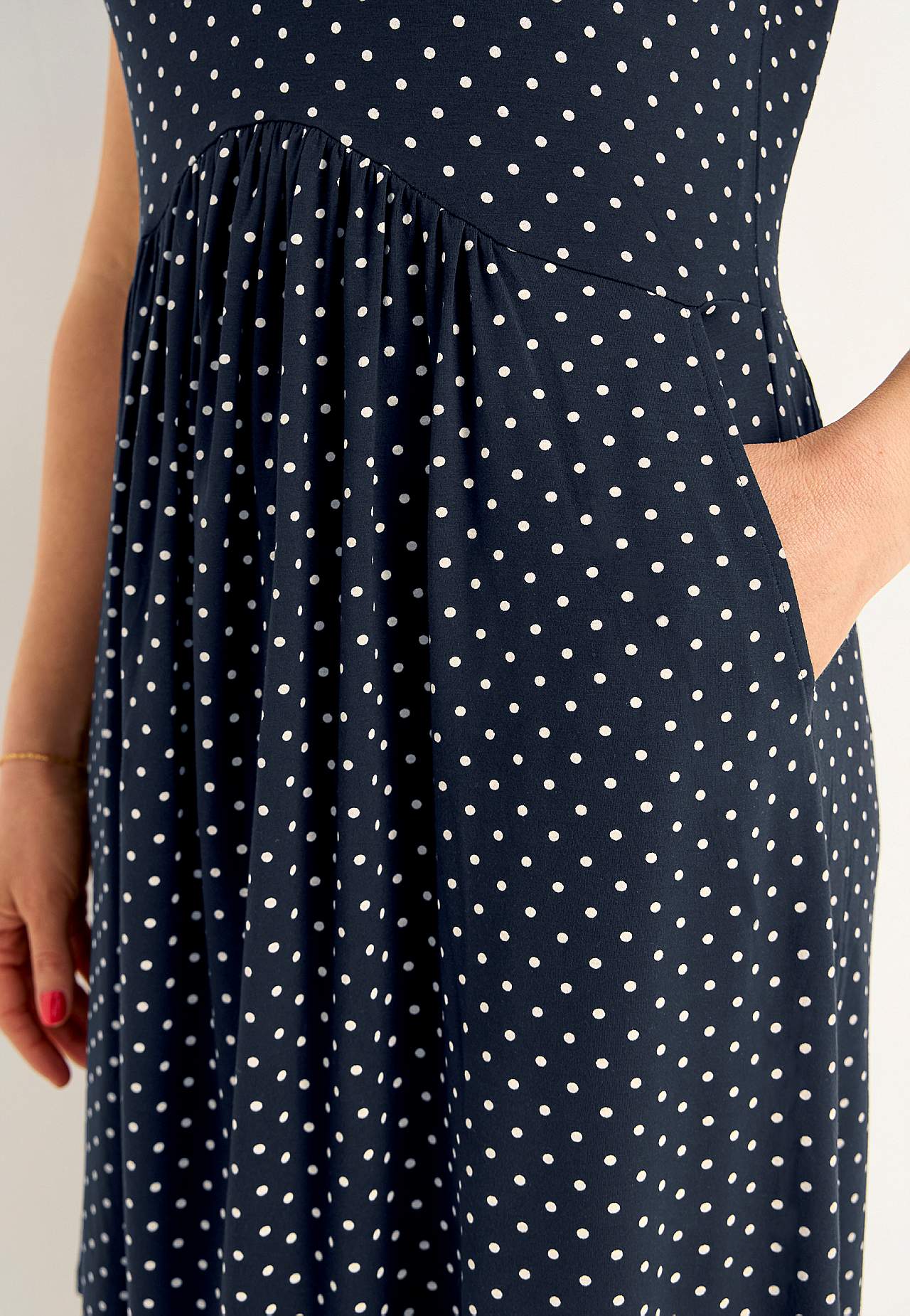 Jersey dress with pockets