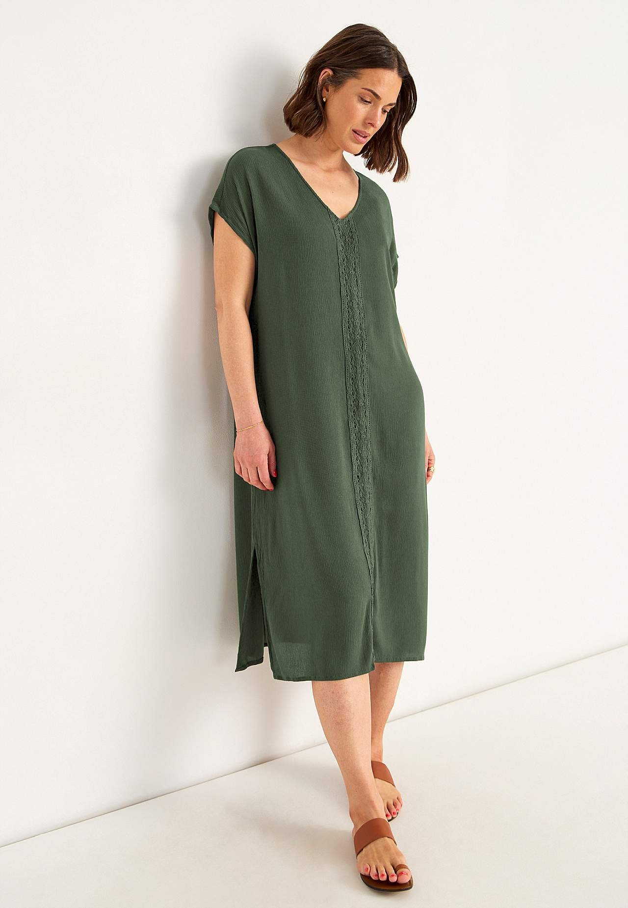 Crepe dress with pockets