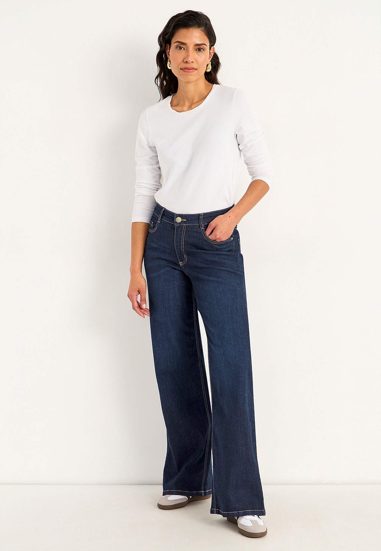 Wide, long jeans with high waist