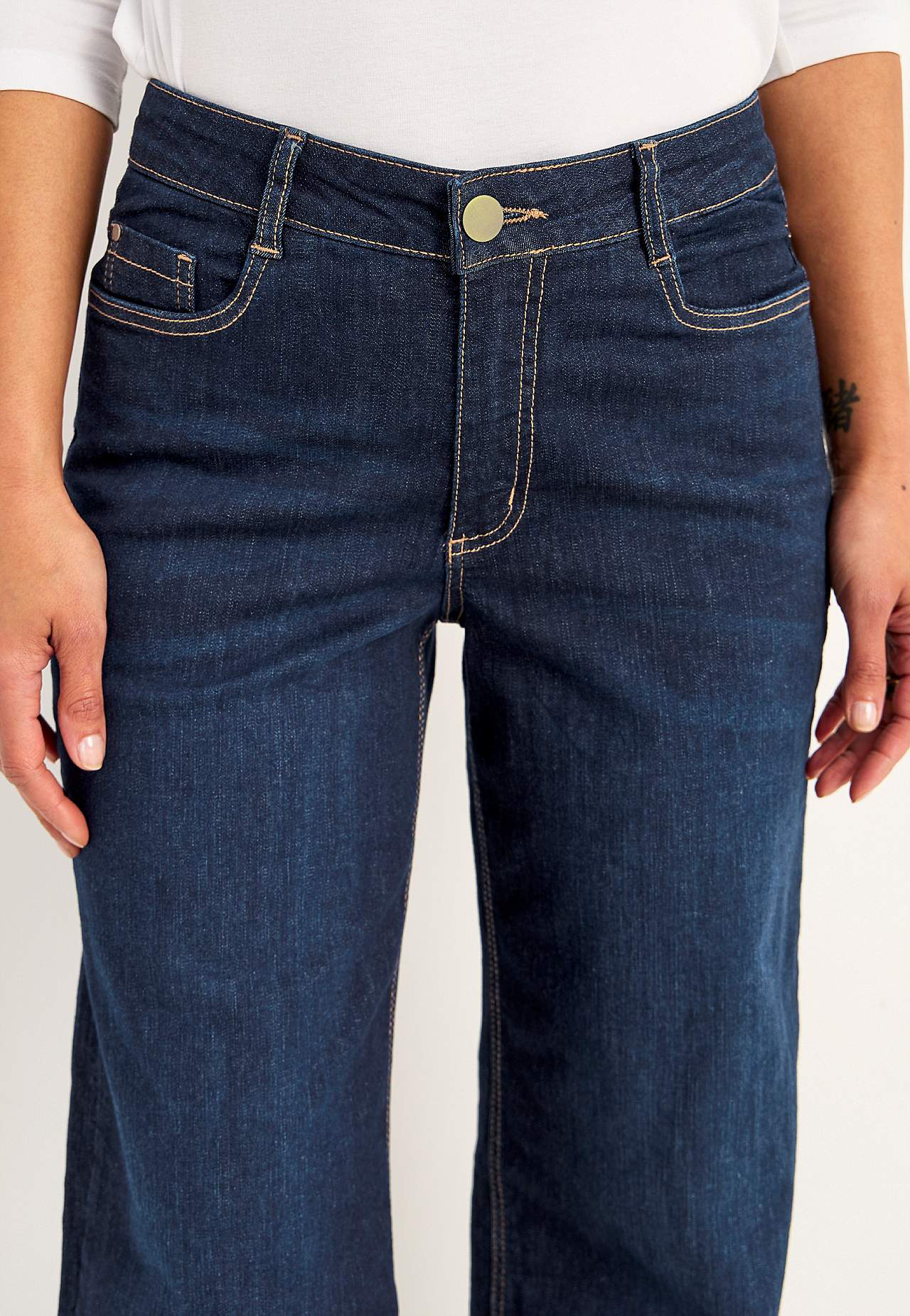 Wide, long jeans with high waist