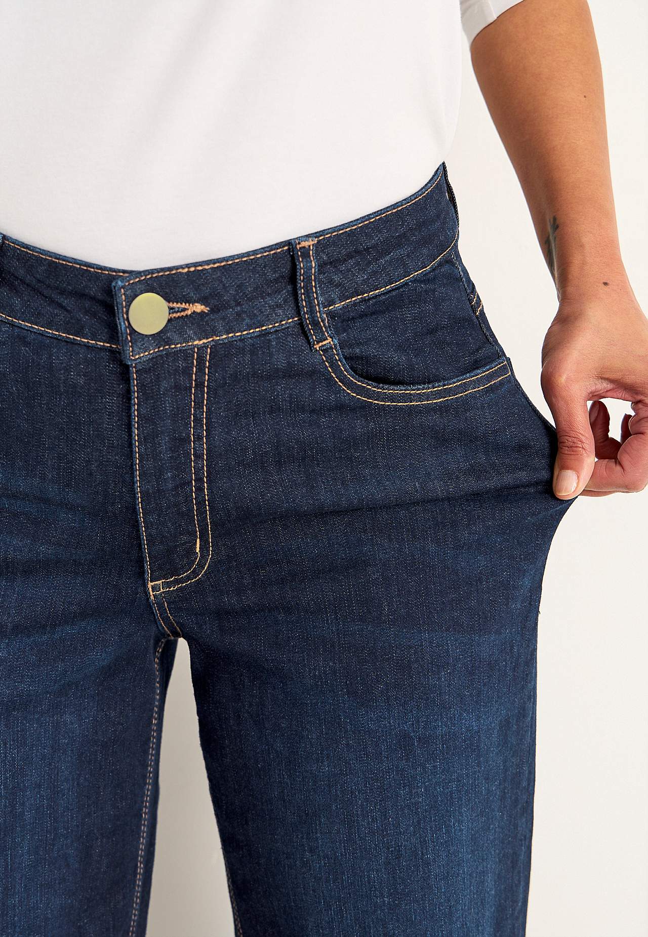 Wide, long jeans with high waist