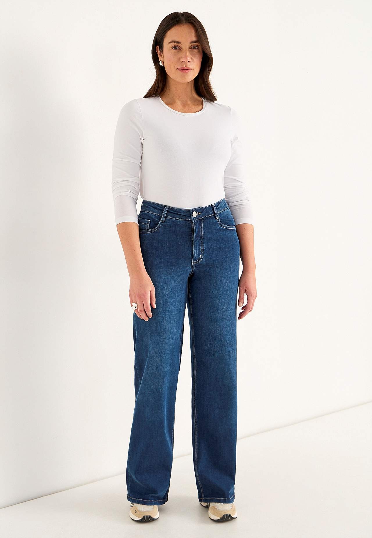 Wide, long jeans with high waist