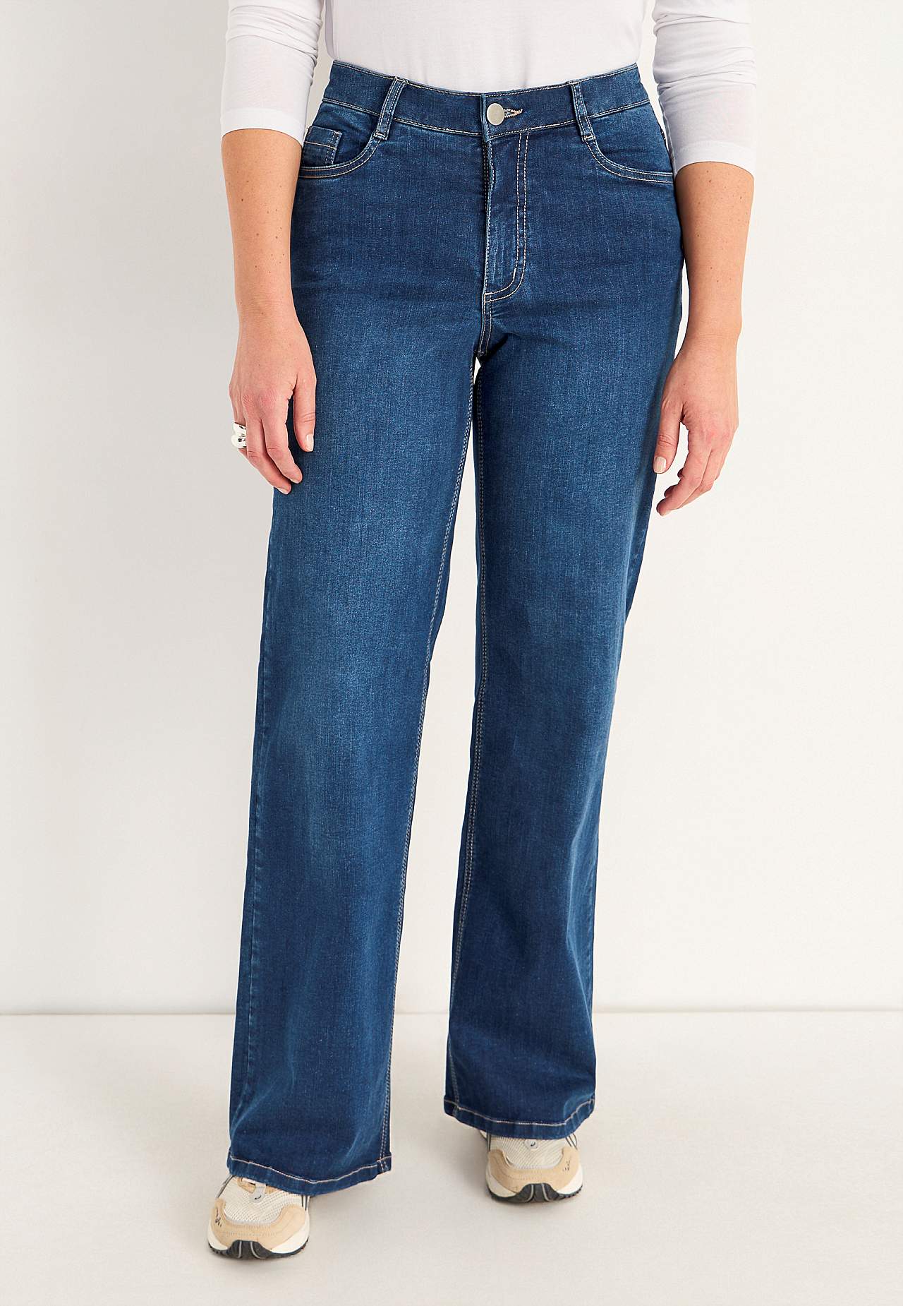 Wide, long jeans with high waist