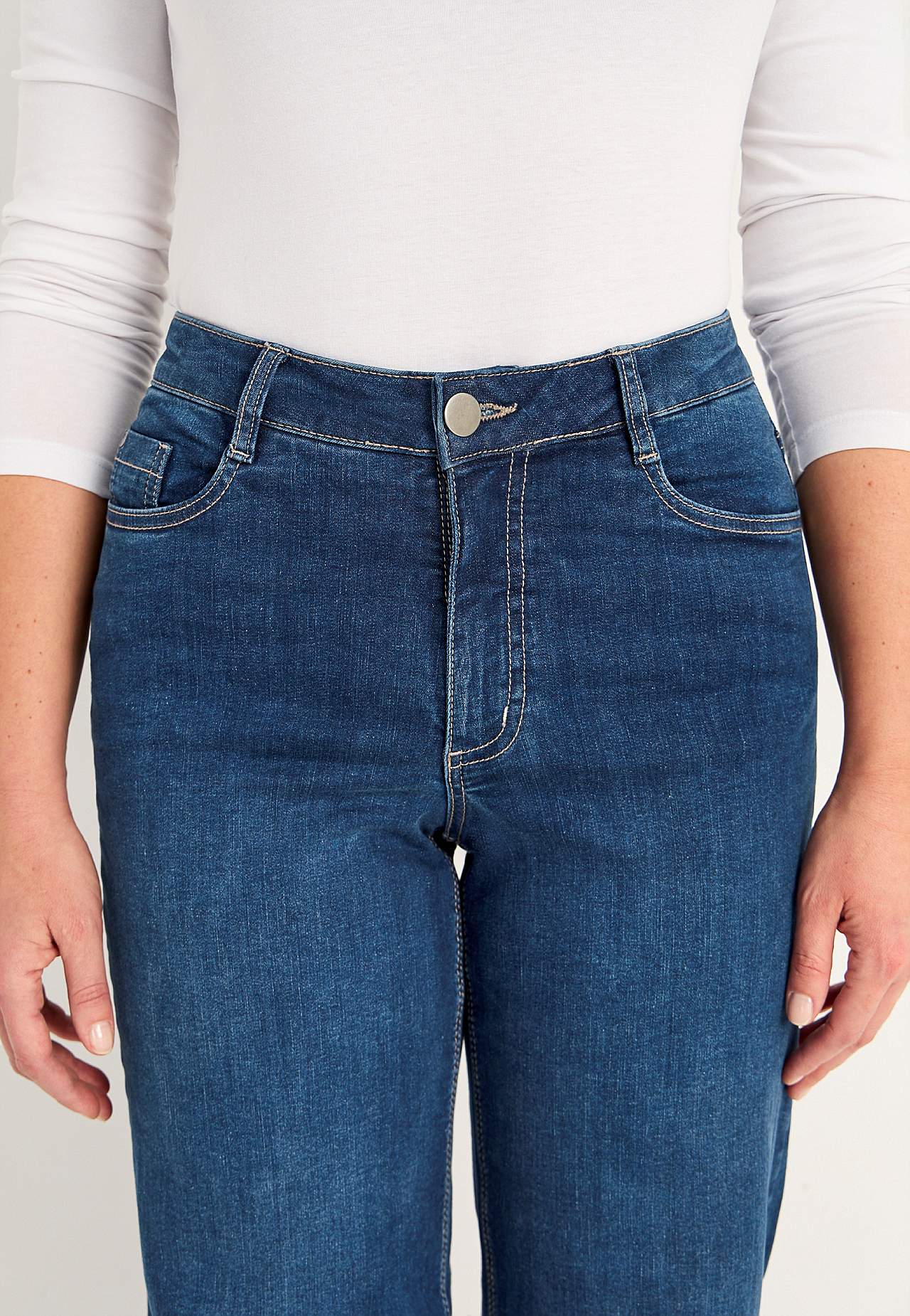 Wide, long jeans with high waist