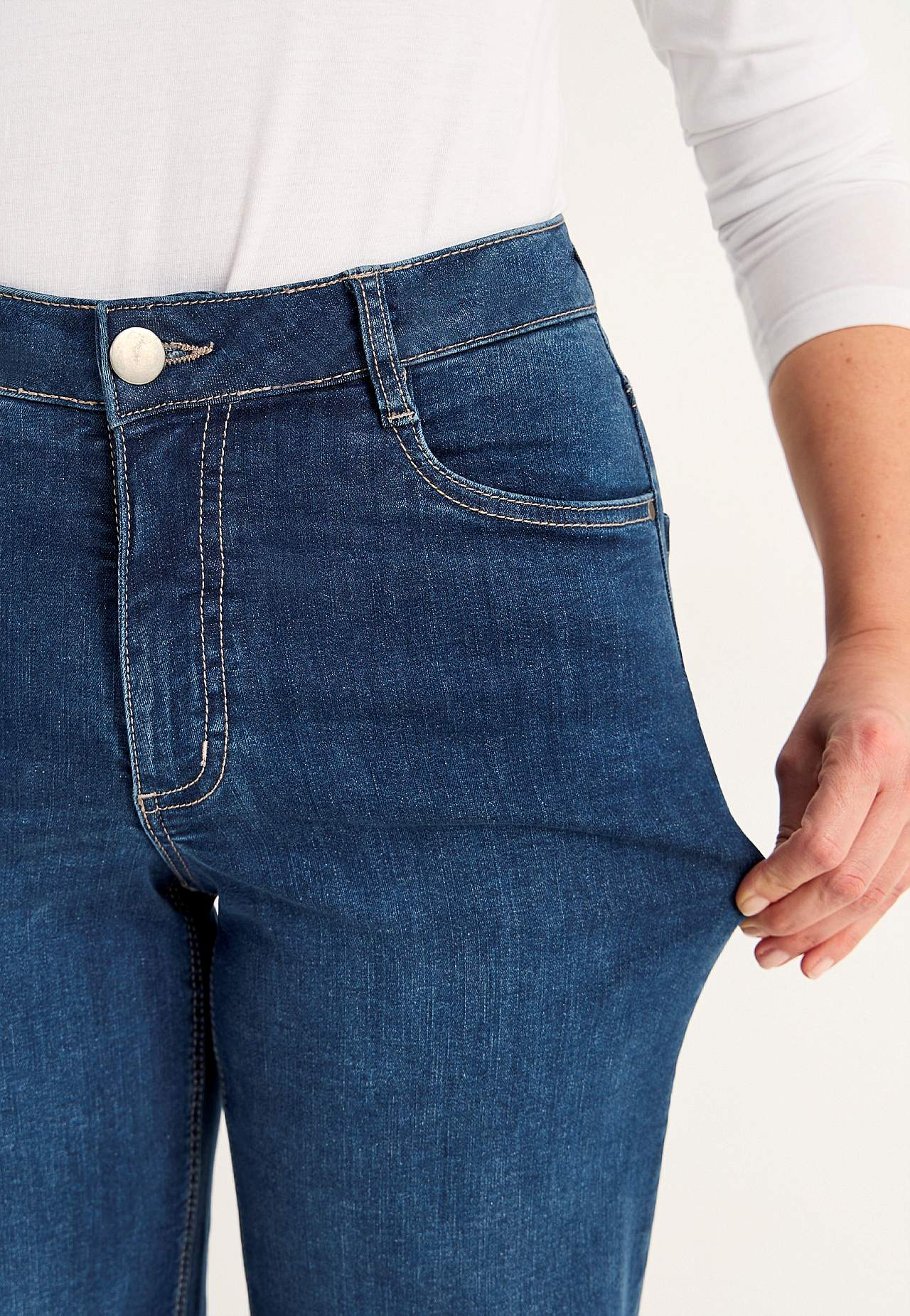 Wide, long jeans with high waist