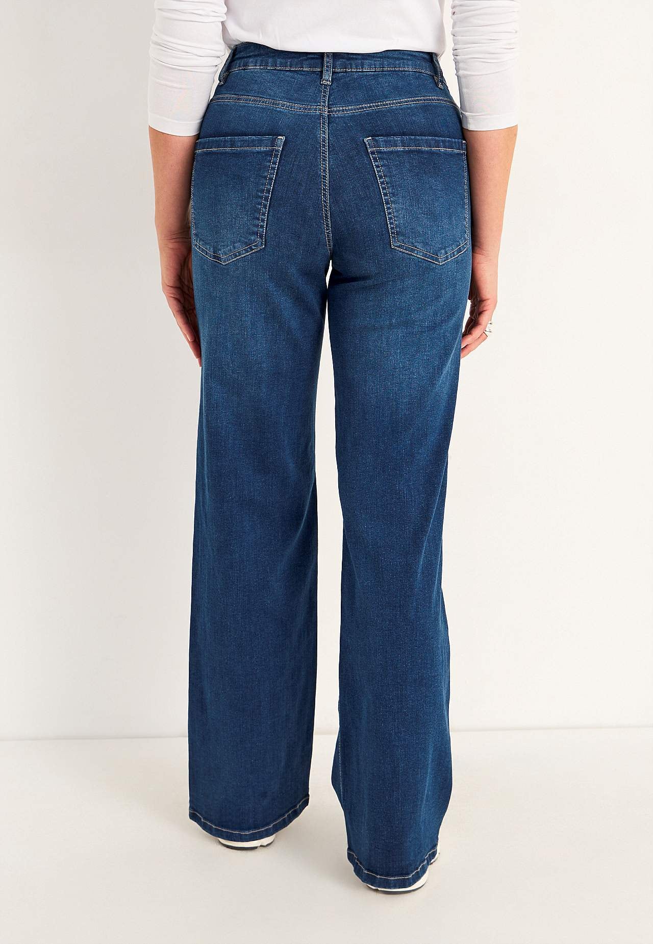 Wide, long jeans with high waist