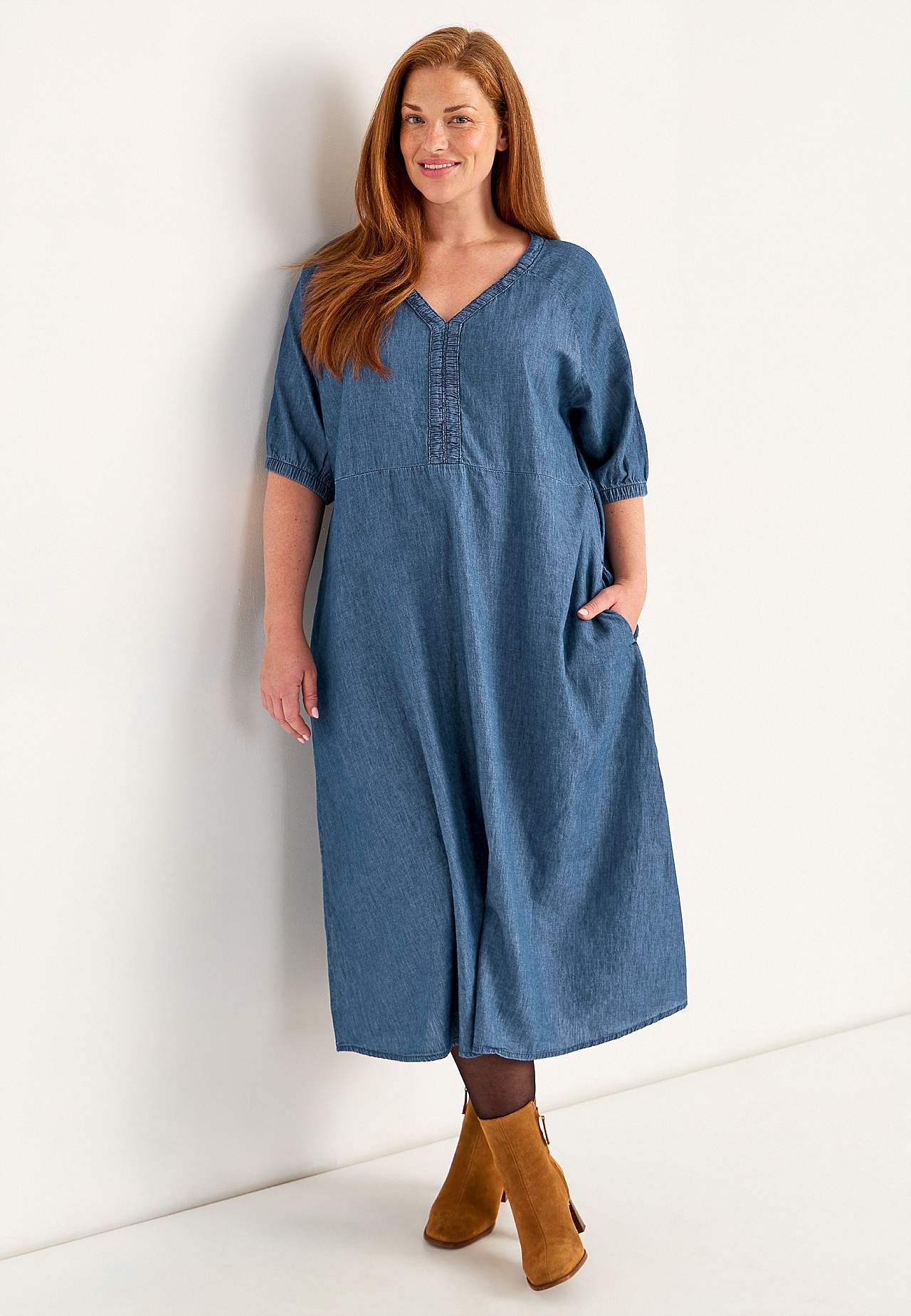Denim dress with puff sleeves