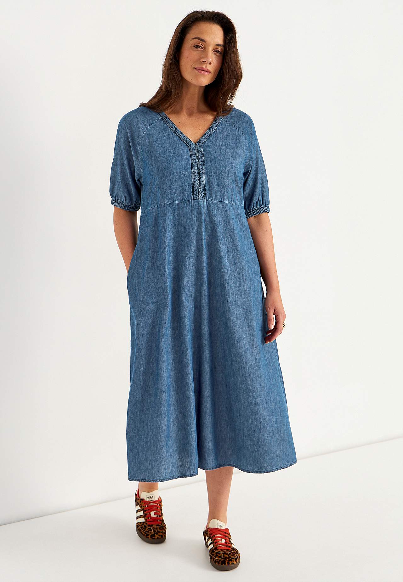 Denim dress with puff sleeves