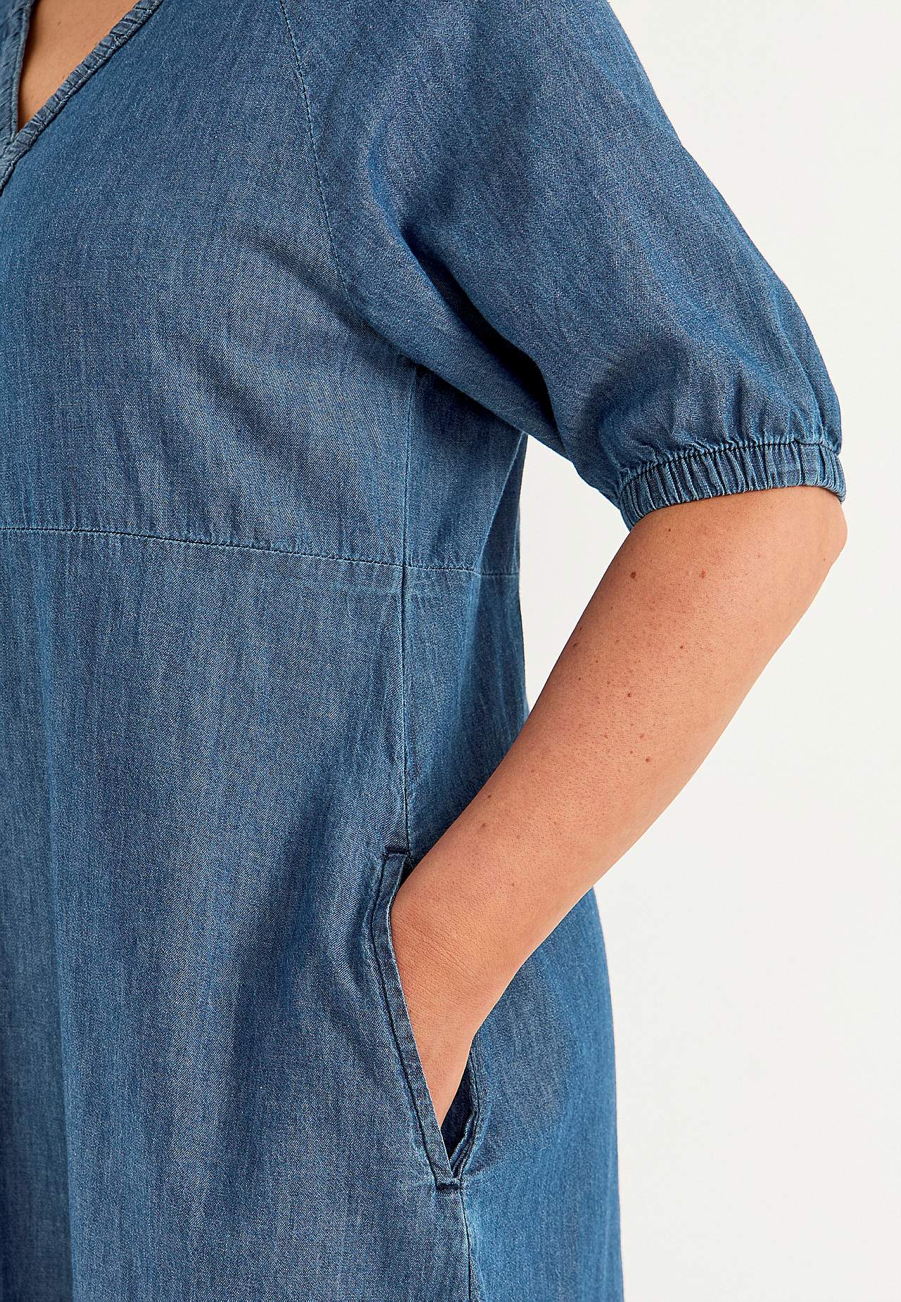 Denim dress with puff sleeves