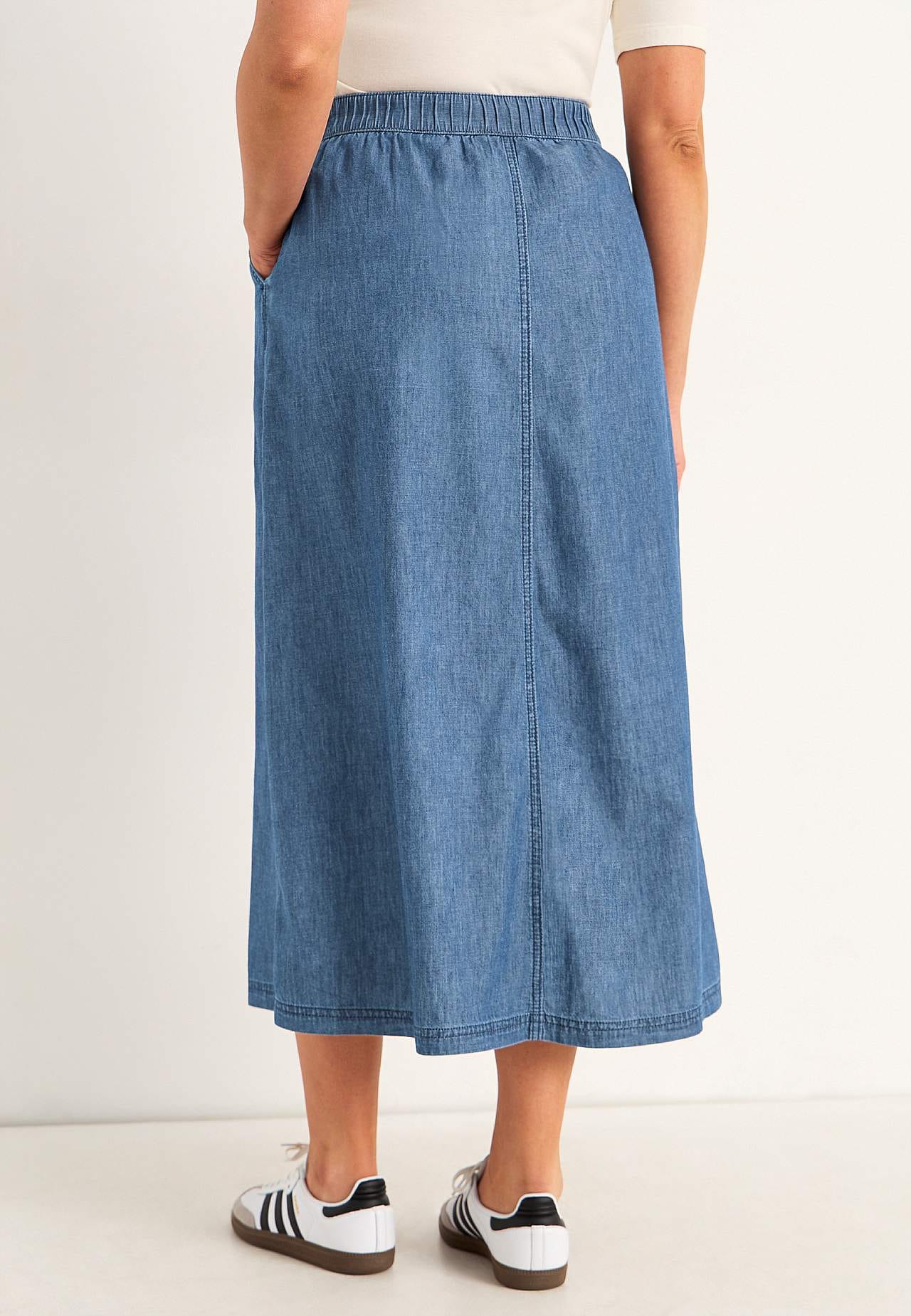 Denim skirt with pockets