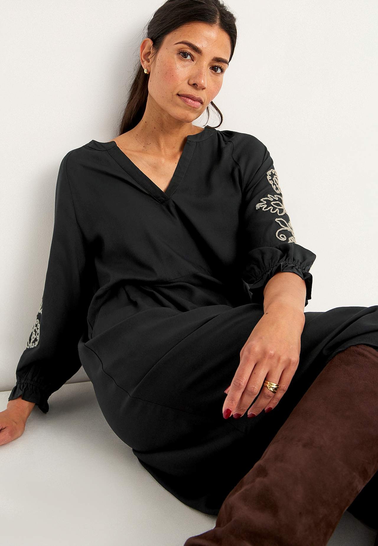 Dress with embroidery