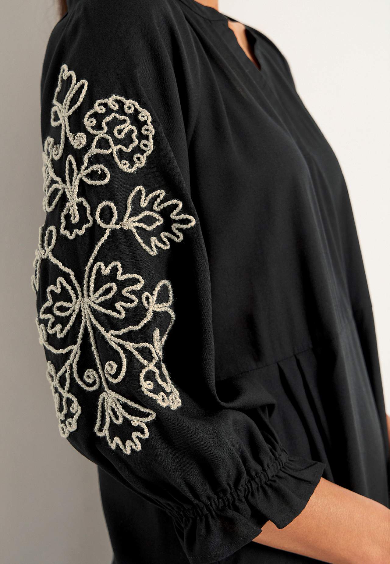 Dress with embroidery