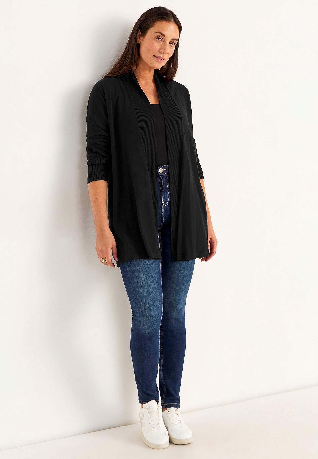 Fine-knitted cardigan