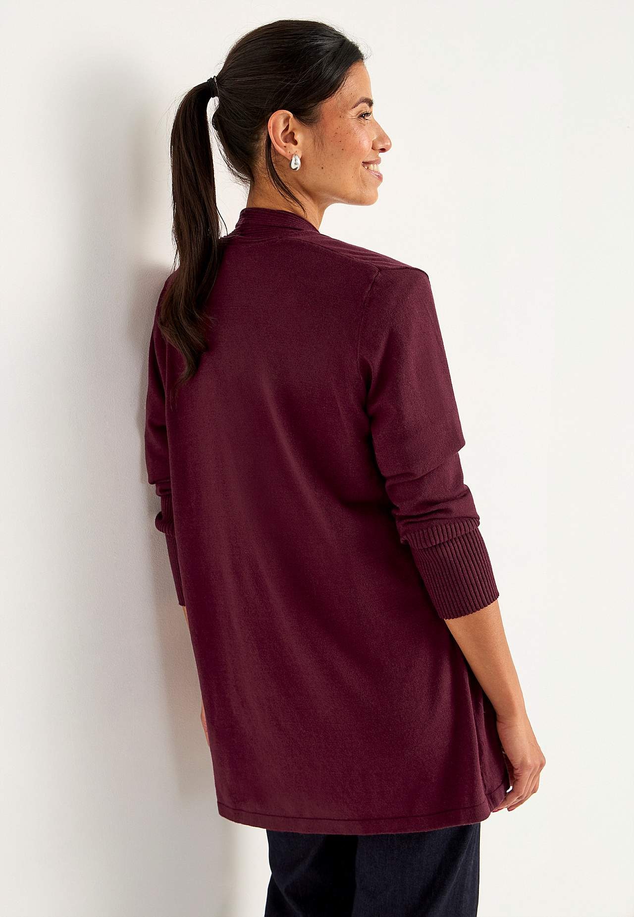 Fine-knitted cardigan