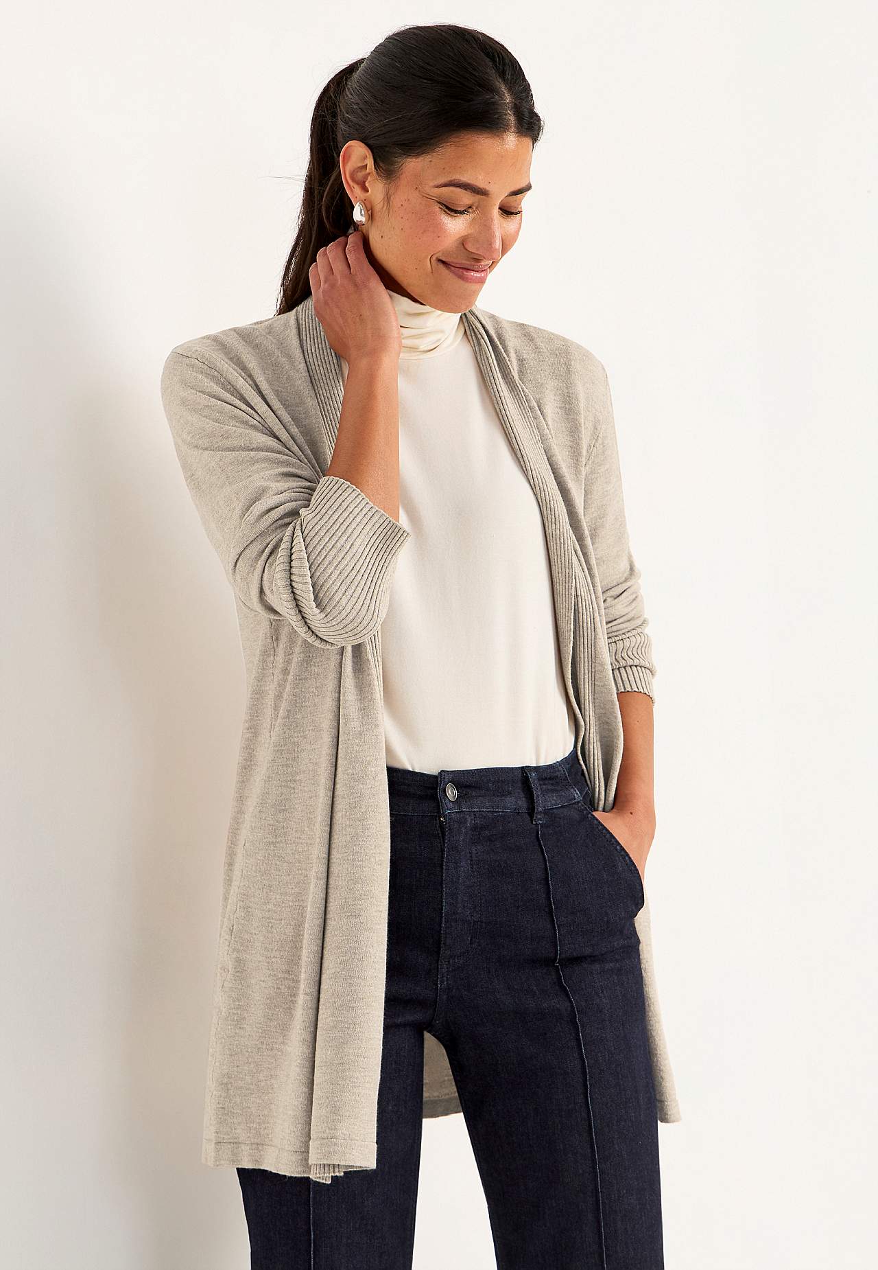 Fine-knitted cardigan