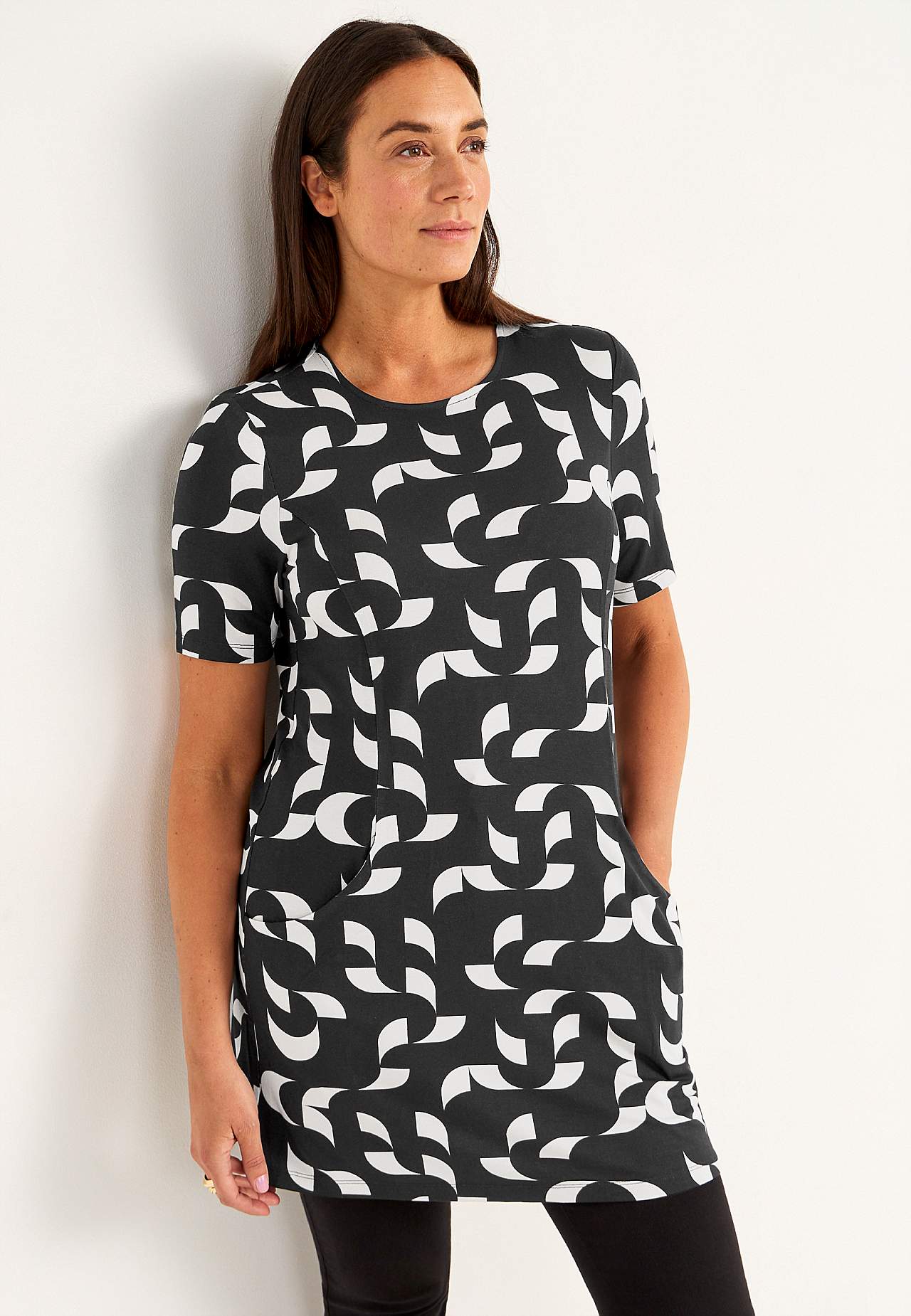 Patterned tunic with pockets