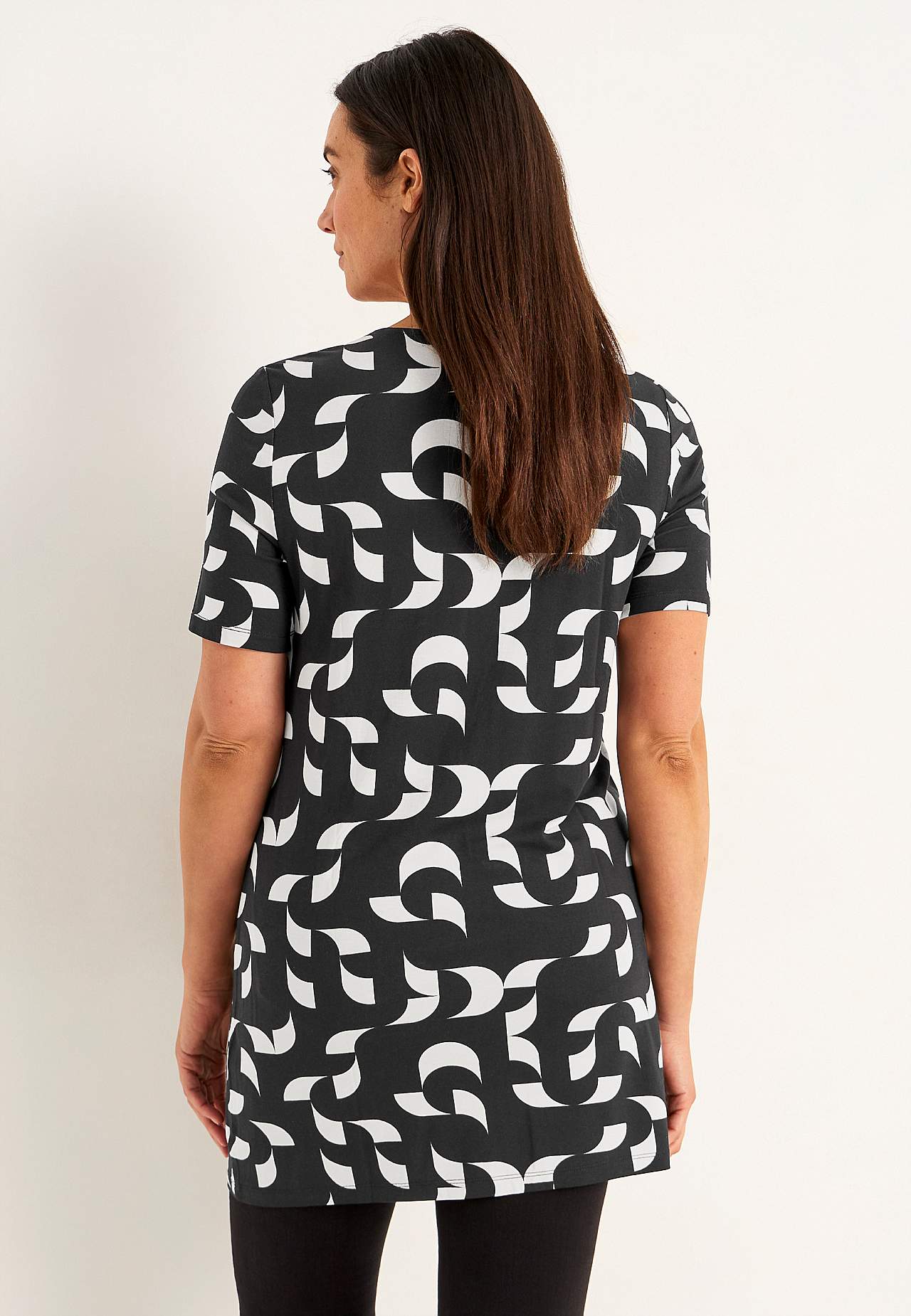 Patterned tunic with pockets
