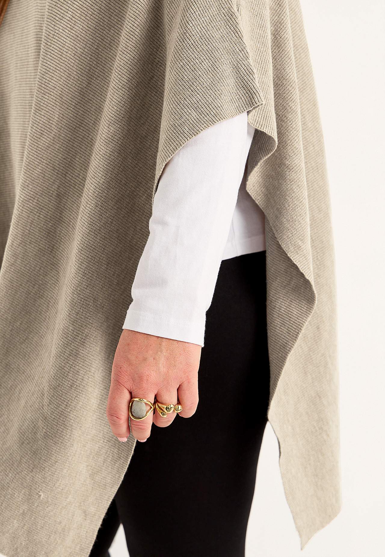 Fine-knitted poncho