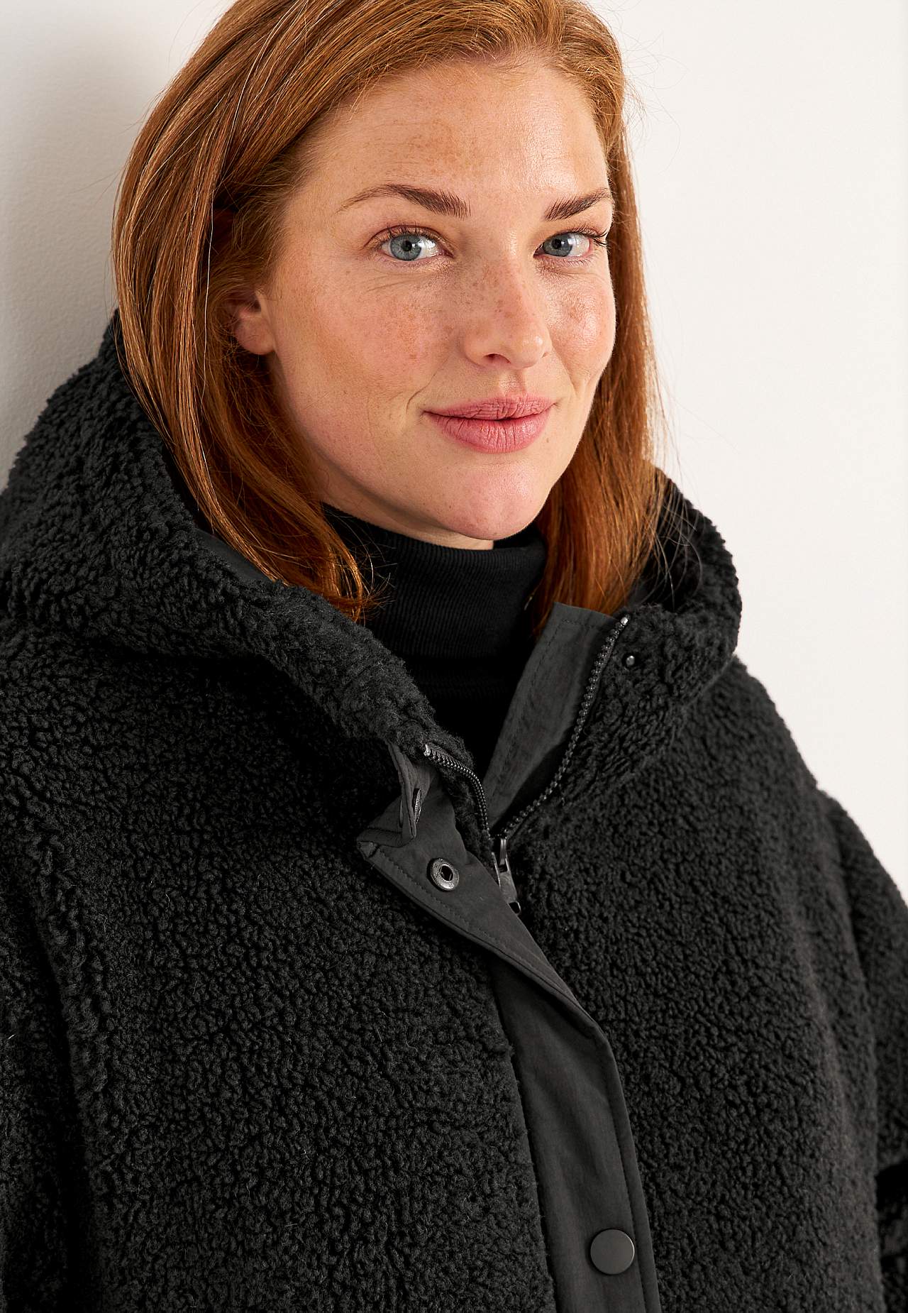 Pile jacket with hood