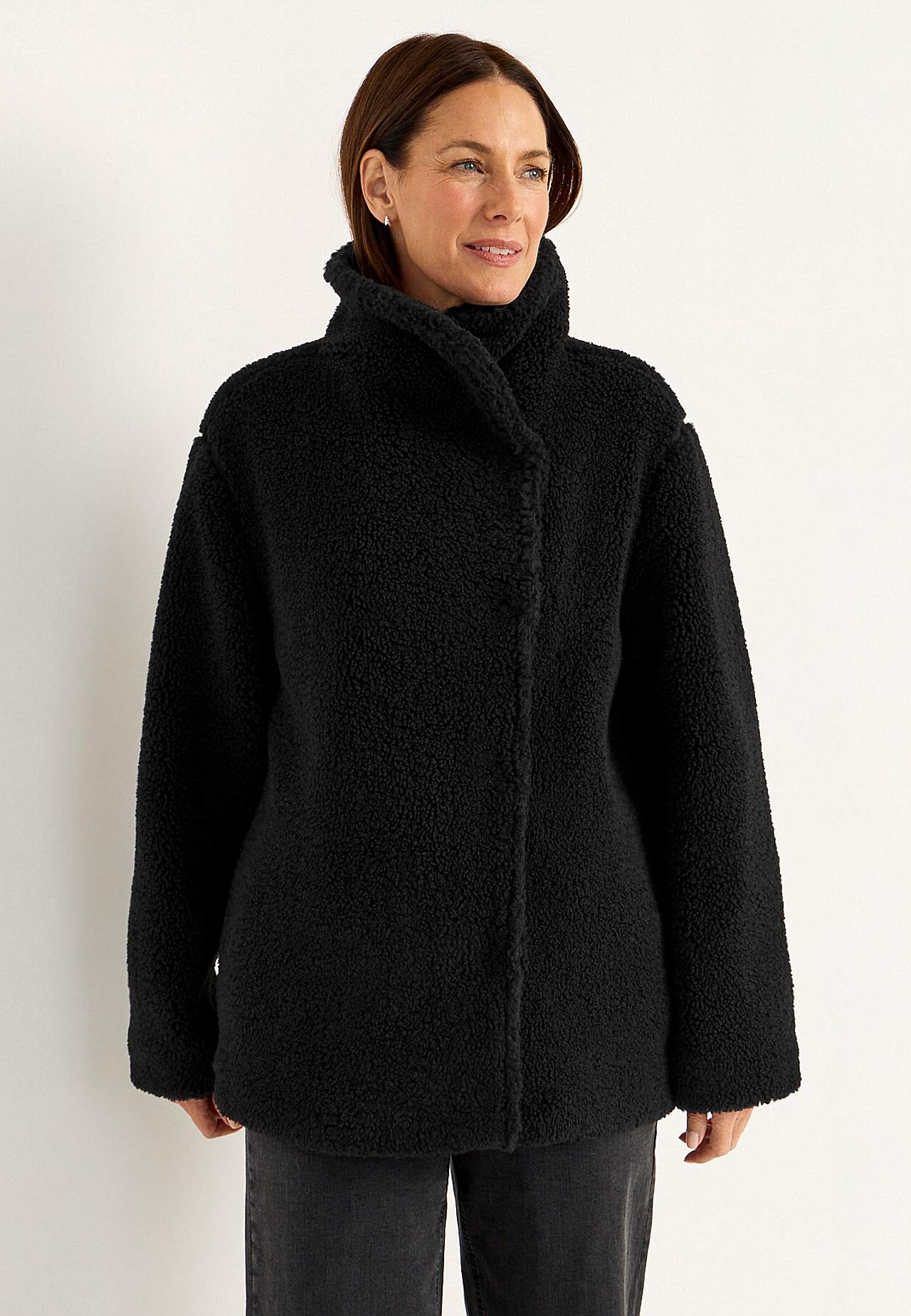 Pile jacket with stand-up collar