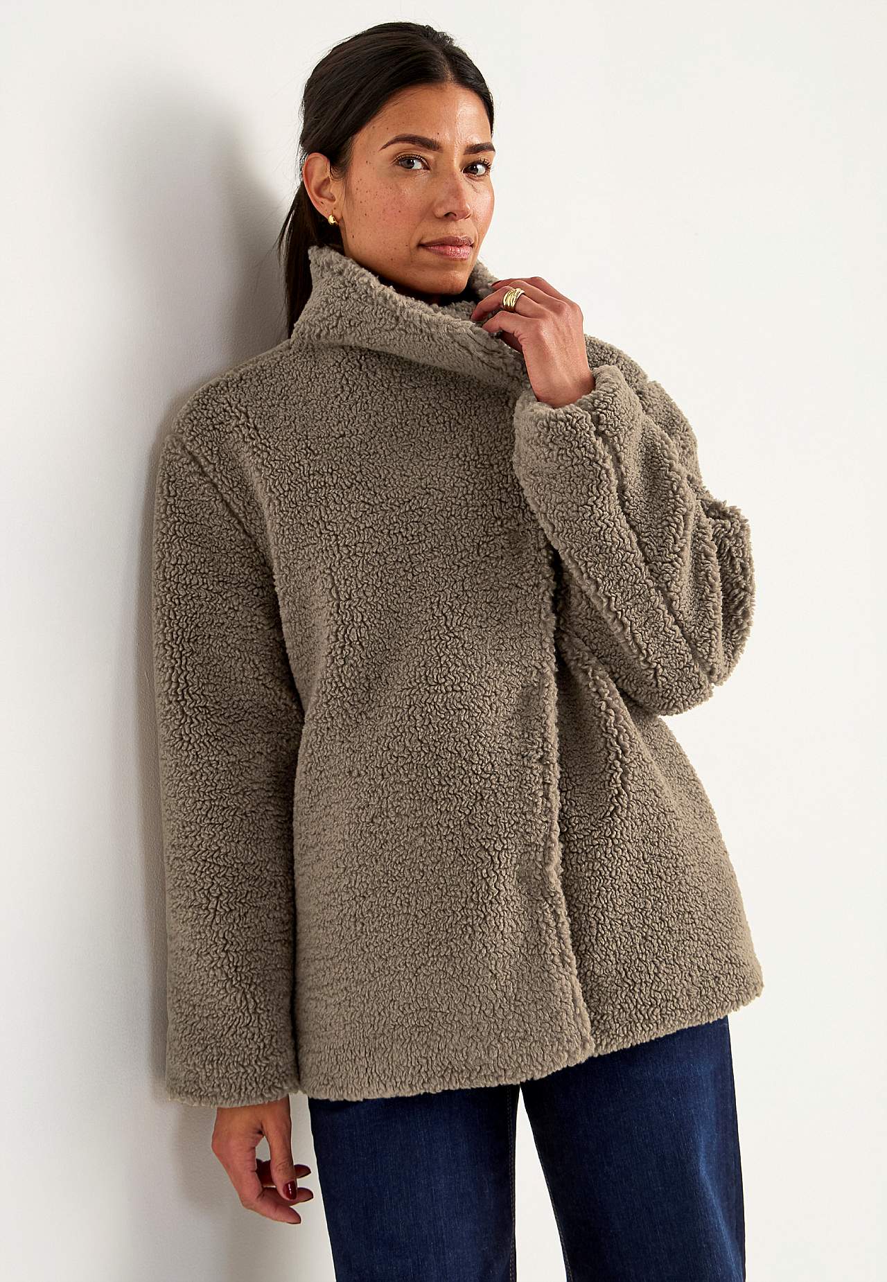 Pile jacket with stand-up collar