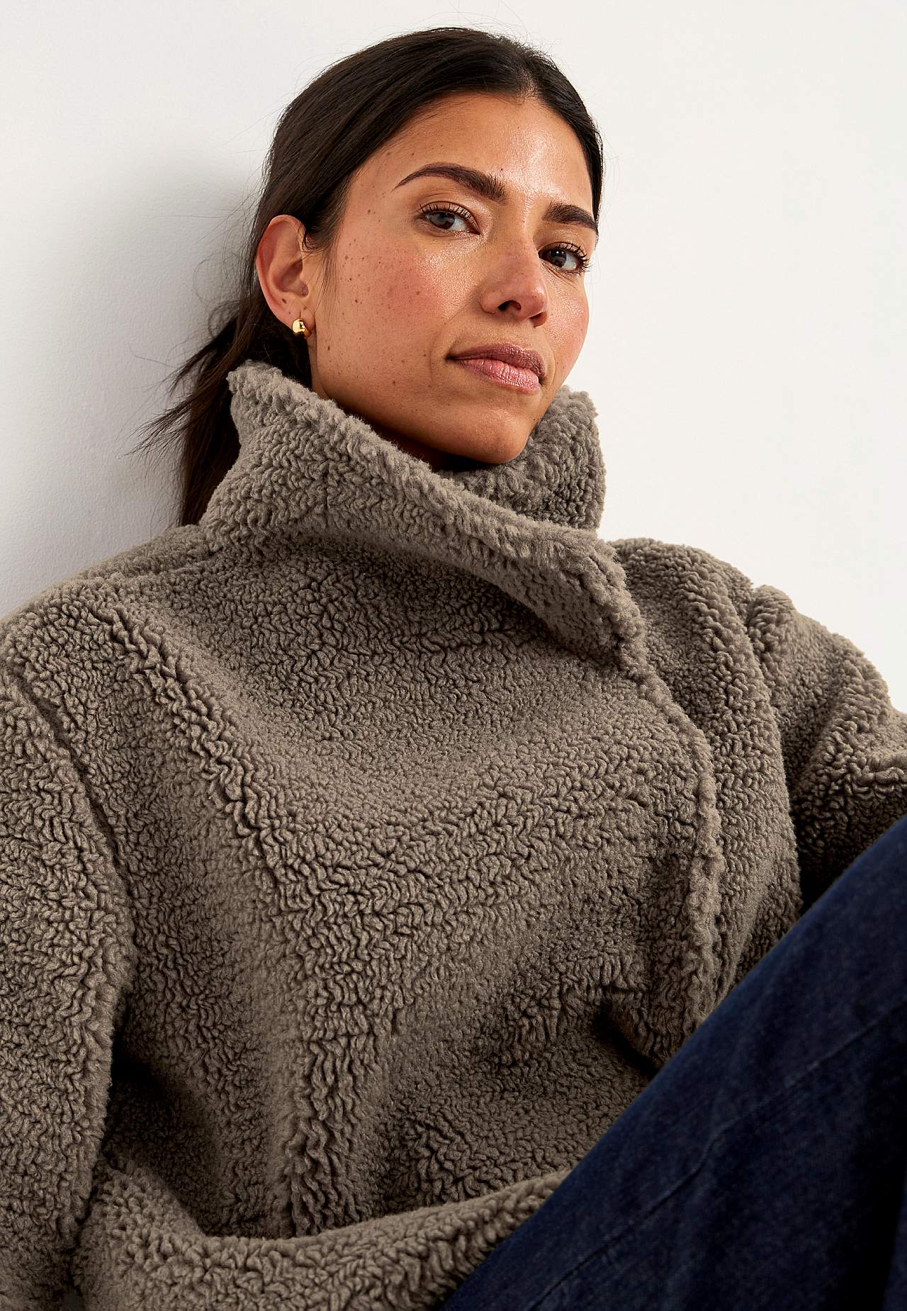 Pile jacket with stand-up collar