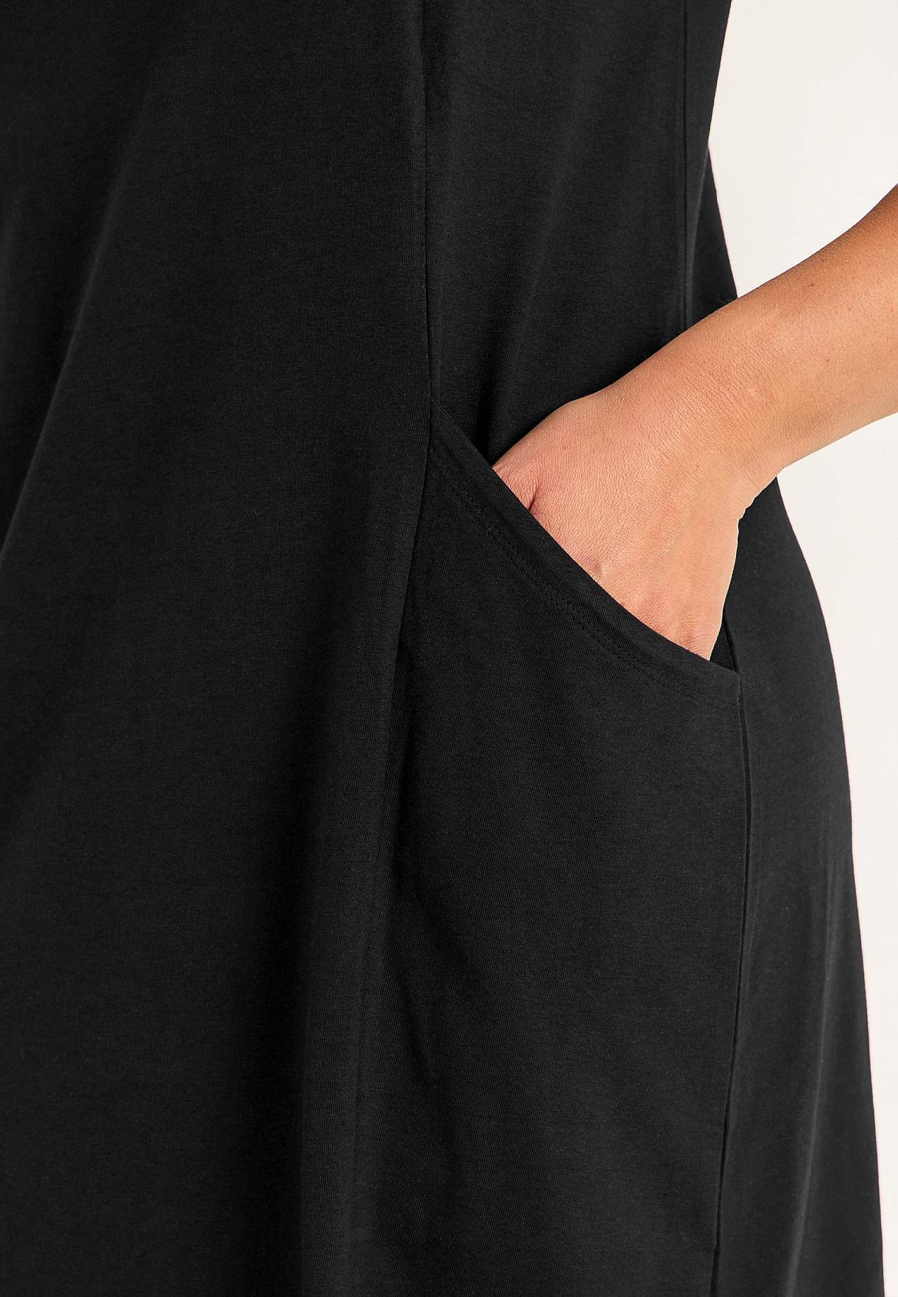 Jersey dress with pockets