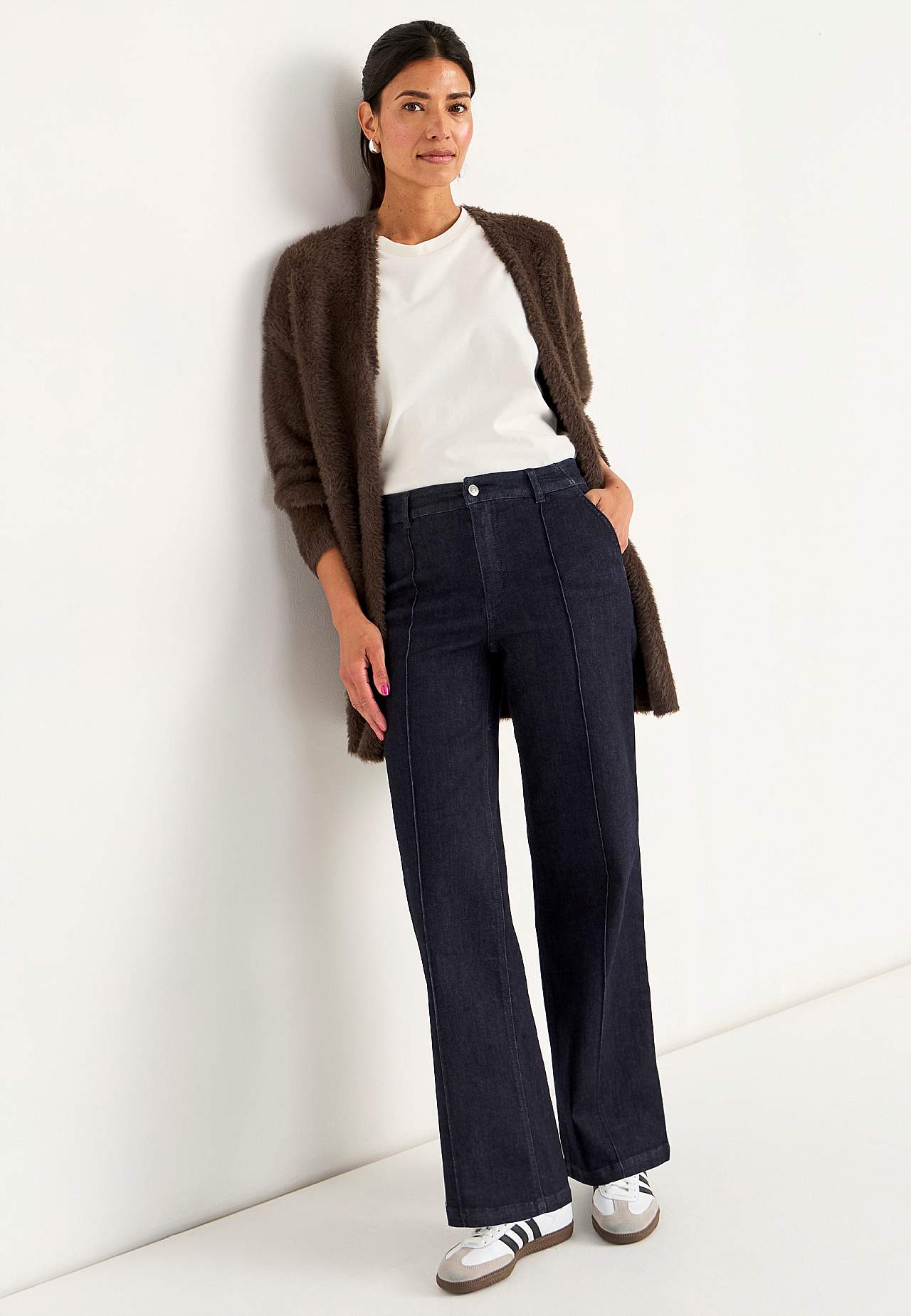 Knitted, open cardigan
