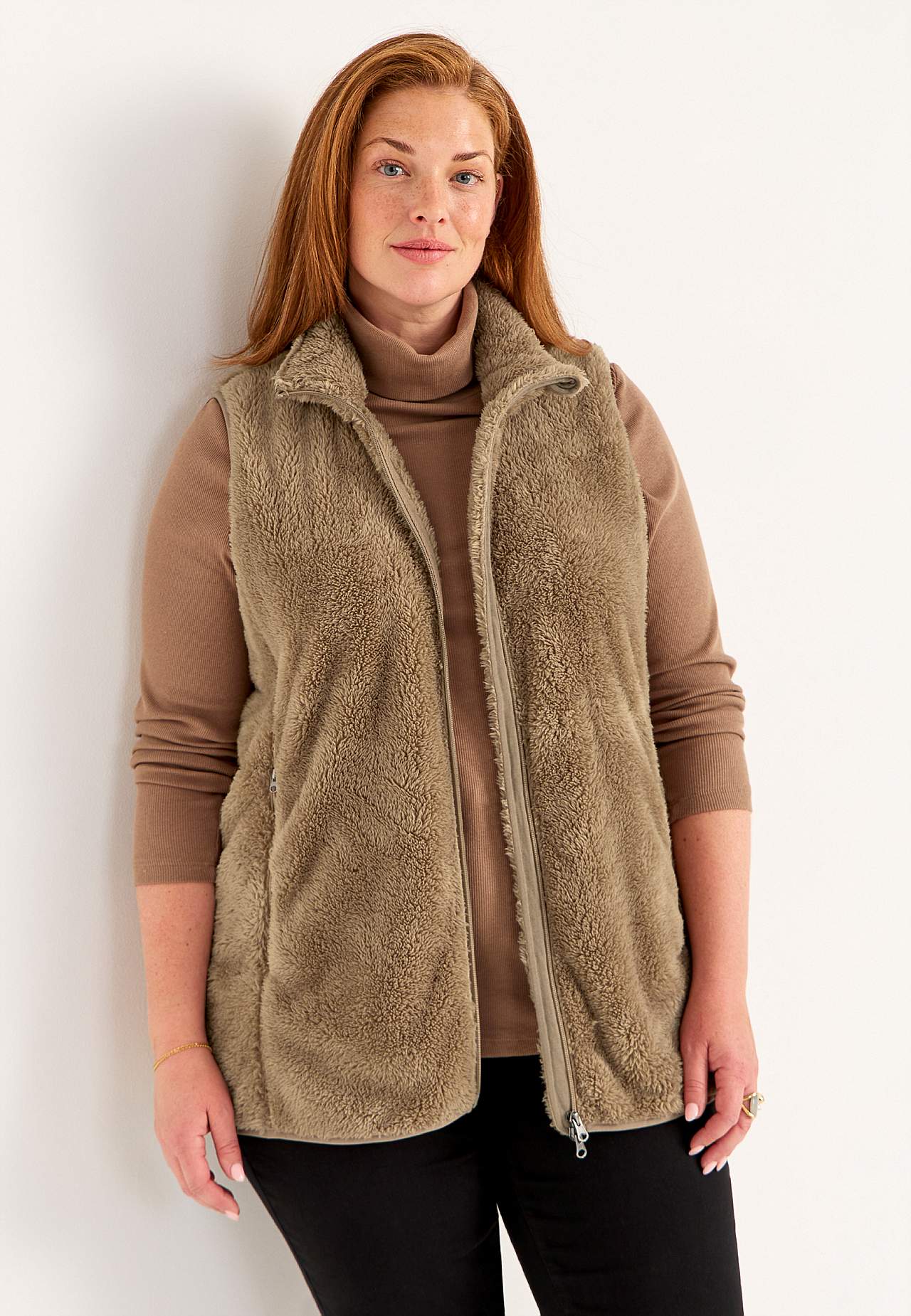Fleece vest with pockets