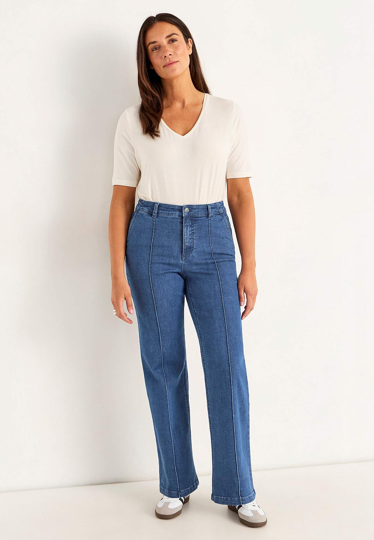 Wide jeans with stitched creases Mia