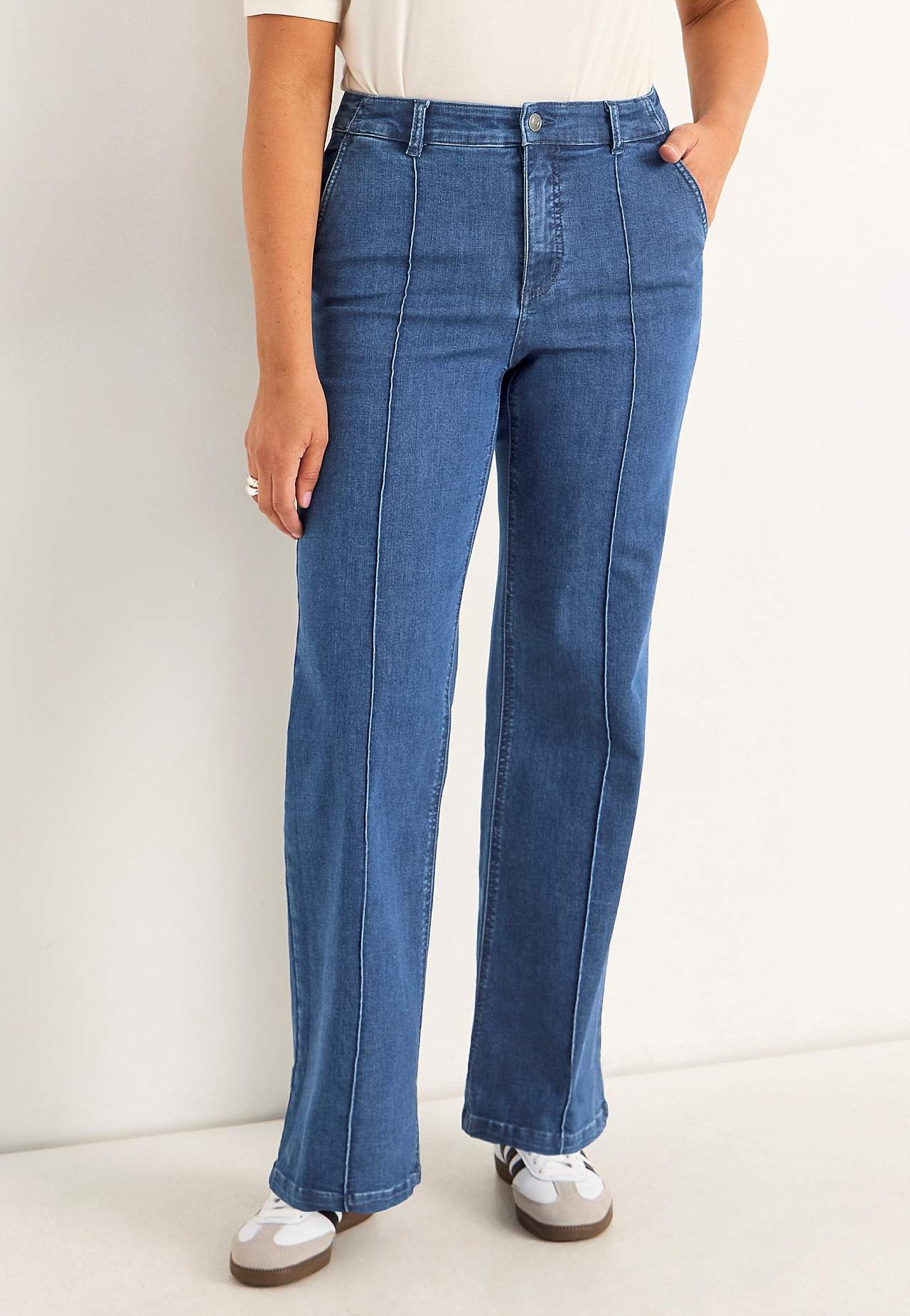 Wide jeans with stitched creases Mia
