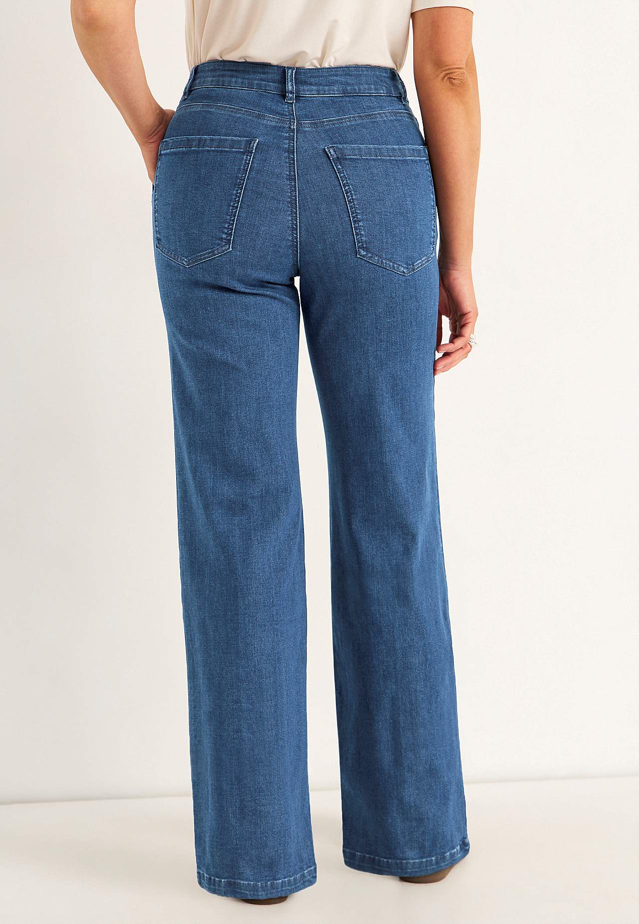 Wide jeans with stitched creases Mia