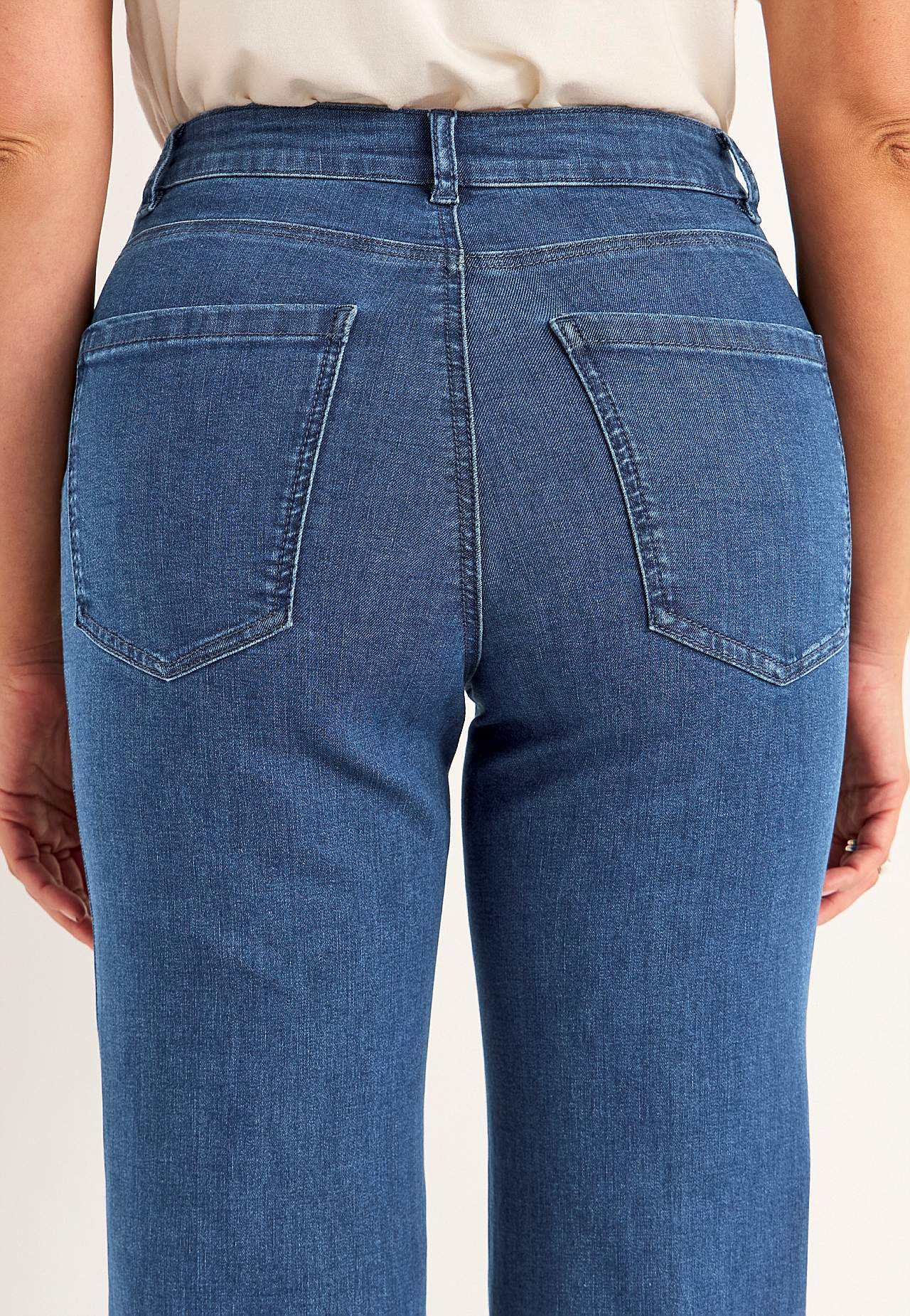 Wide jeans with stitched creases Mia