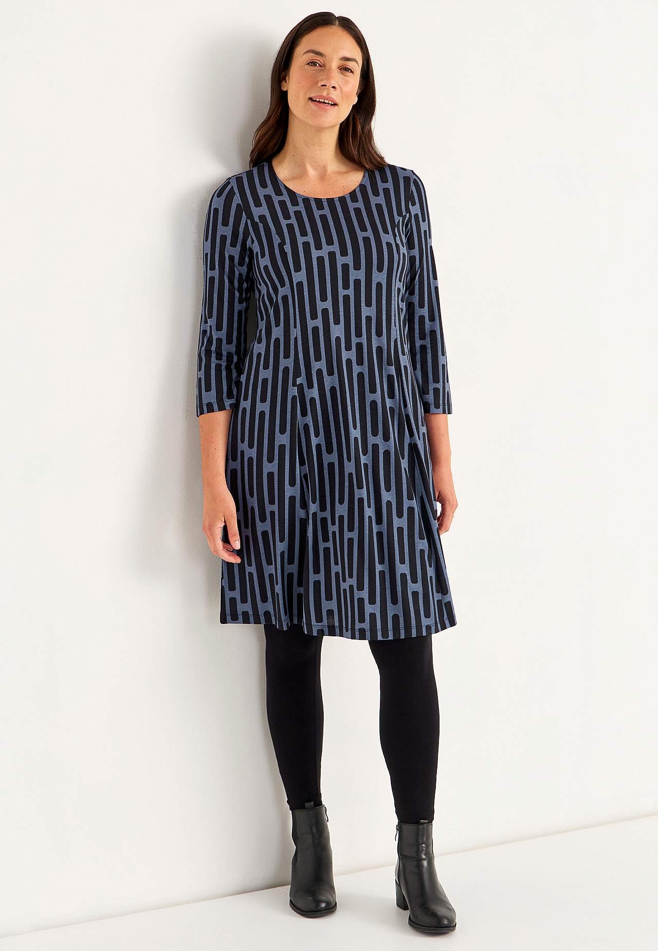 Patterned jersey dress with pockets