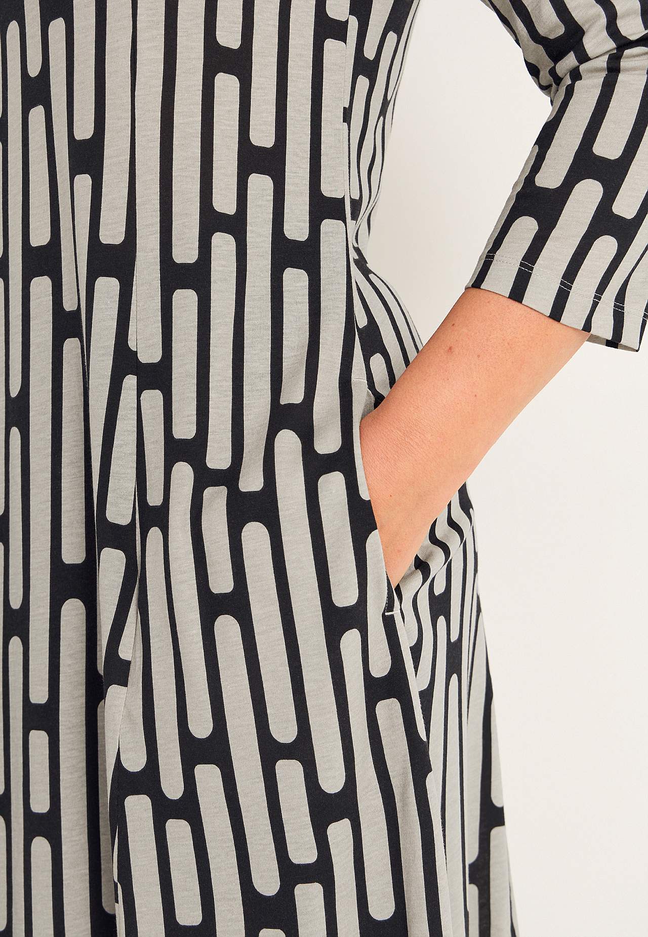 Patterned jersey dress with pockets